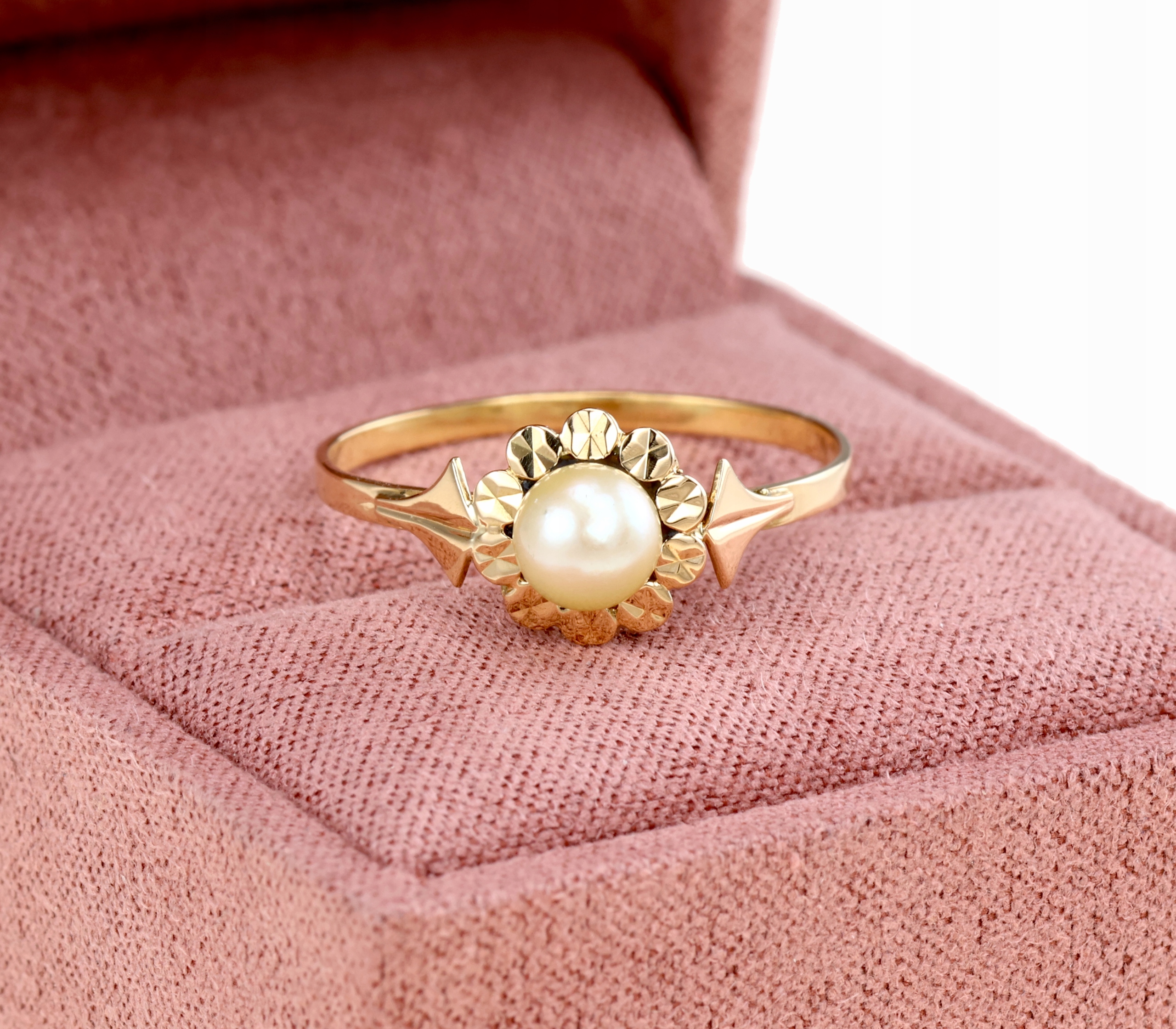 ZŁOTY 18K PIERŚCIONEK Z PEREŁKĄ VINTAGE