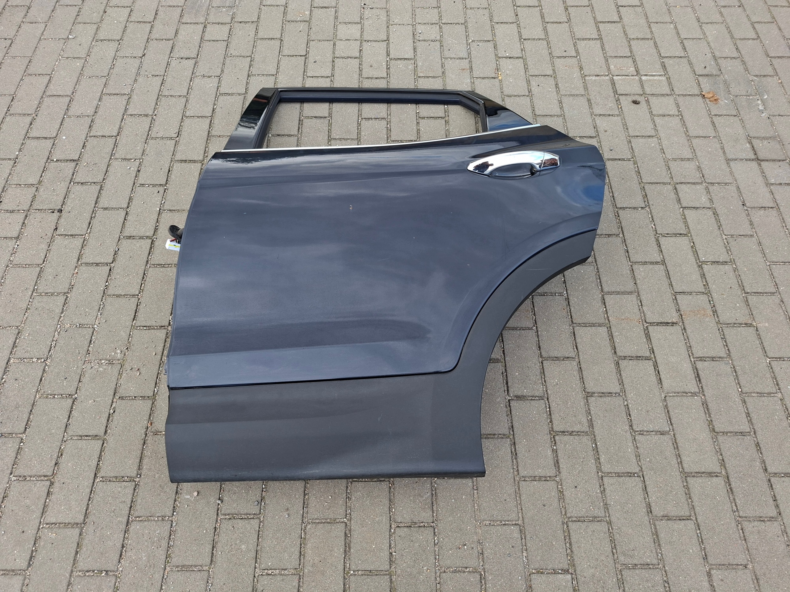 door rear part left rear. left complete HYUNDAI SANTA FE III W8U