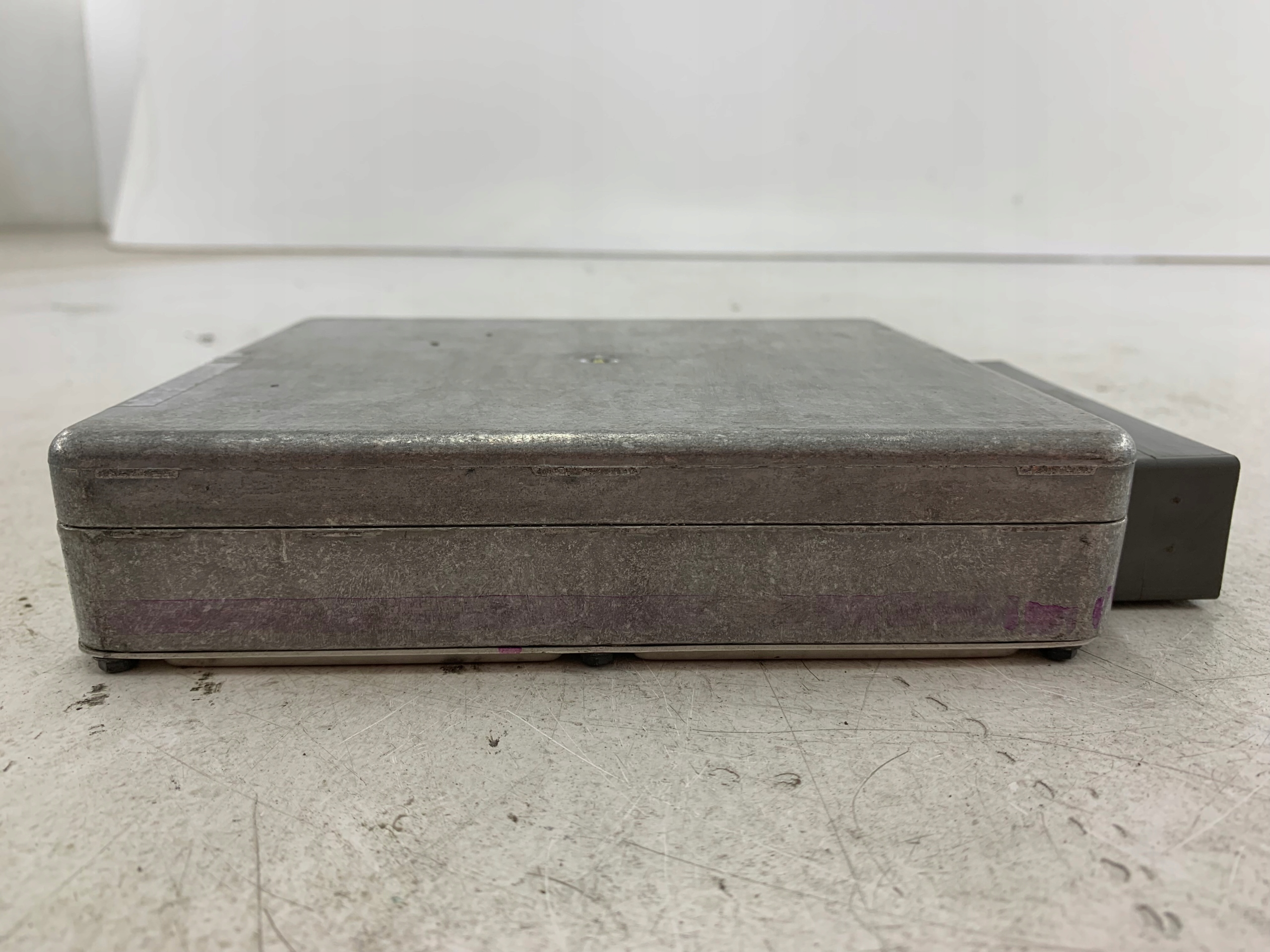 MAZDA 626 GF 2.0 control unit of the engine F7FF12A650FJ