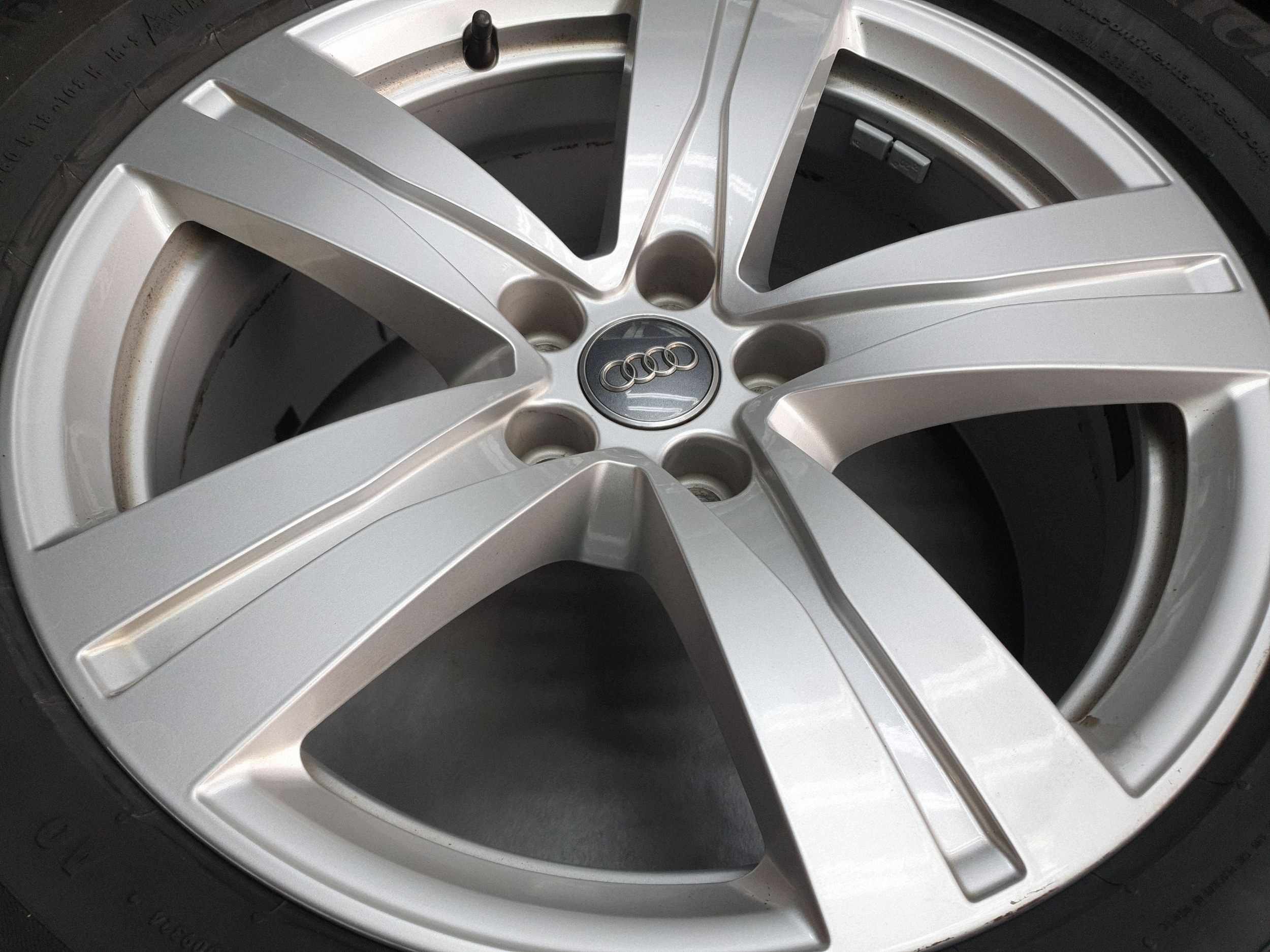 Audi Q7 4M disc wheels winter 18 255/60 continental et25 4M0601025A