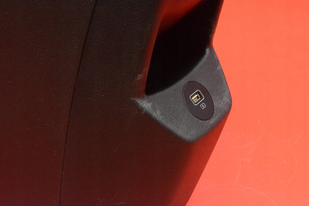 TUNEL central armrest EU 84611-Q0000 HYUNDAI BAYON 21-24