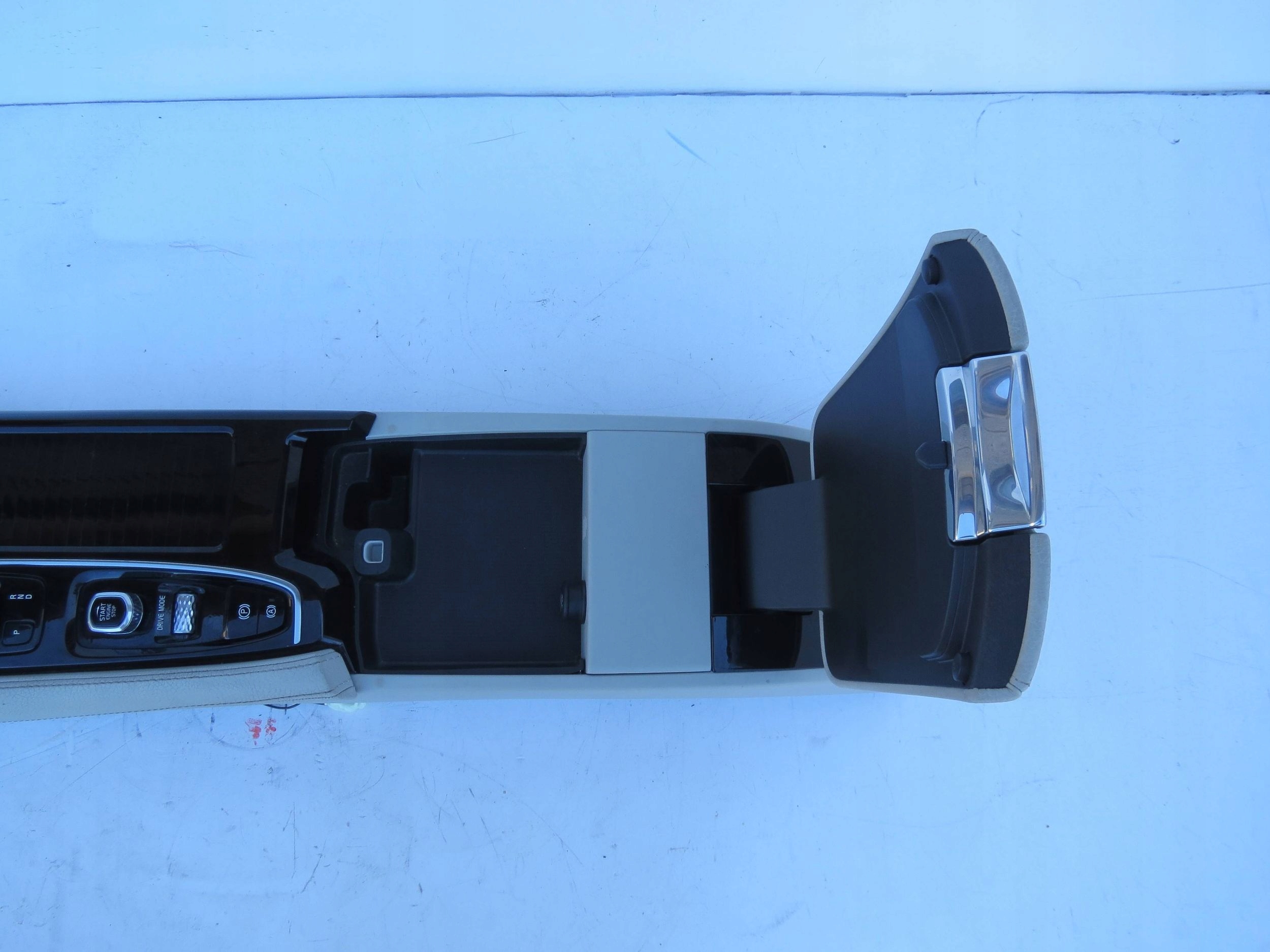 armrest TUNEL central VOLVO V90 HYBRYDA 32260435 32260437