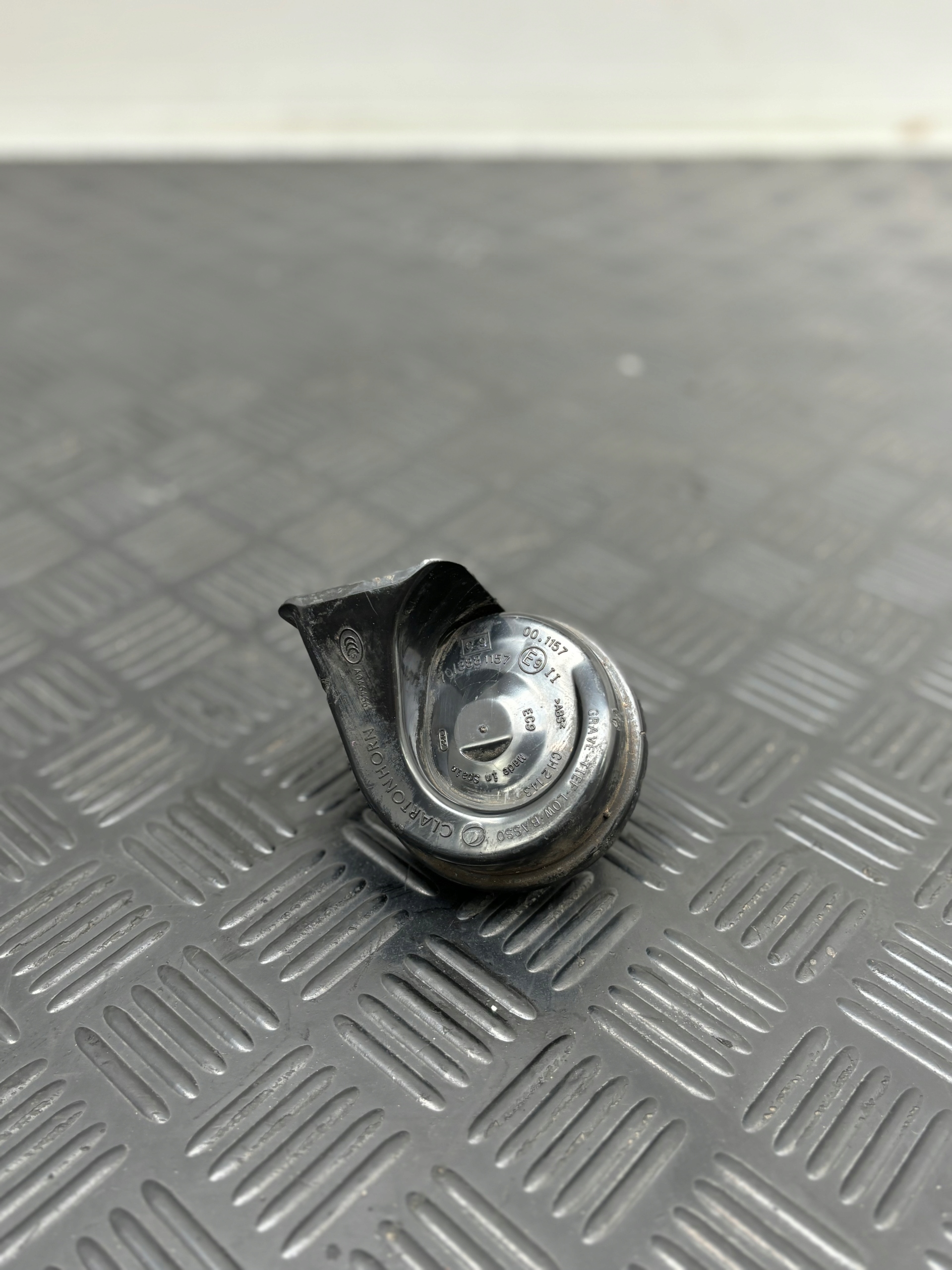 Klakson niskotonowy BMW OE 7245422 ORYGINAŁ