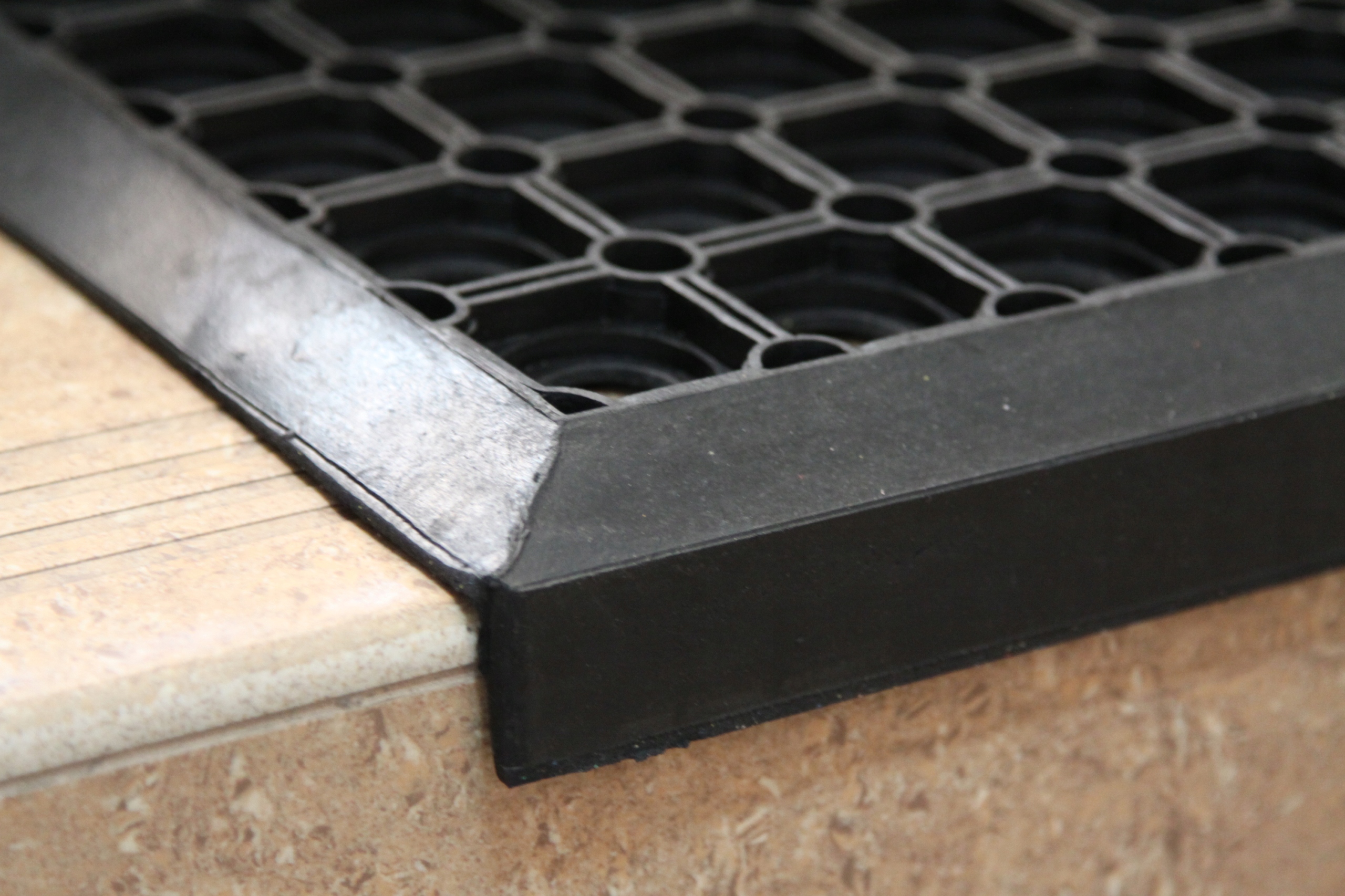 Nakładki stopki gumowe na schody stopnie zewnętrzne rant MOCNE Kod producenta MA0577