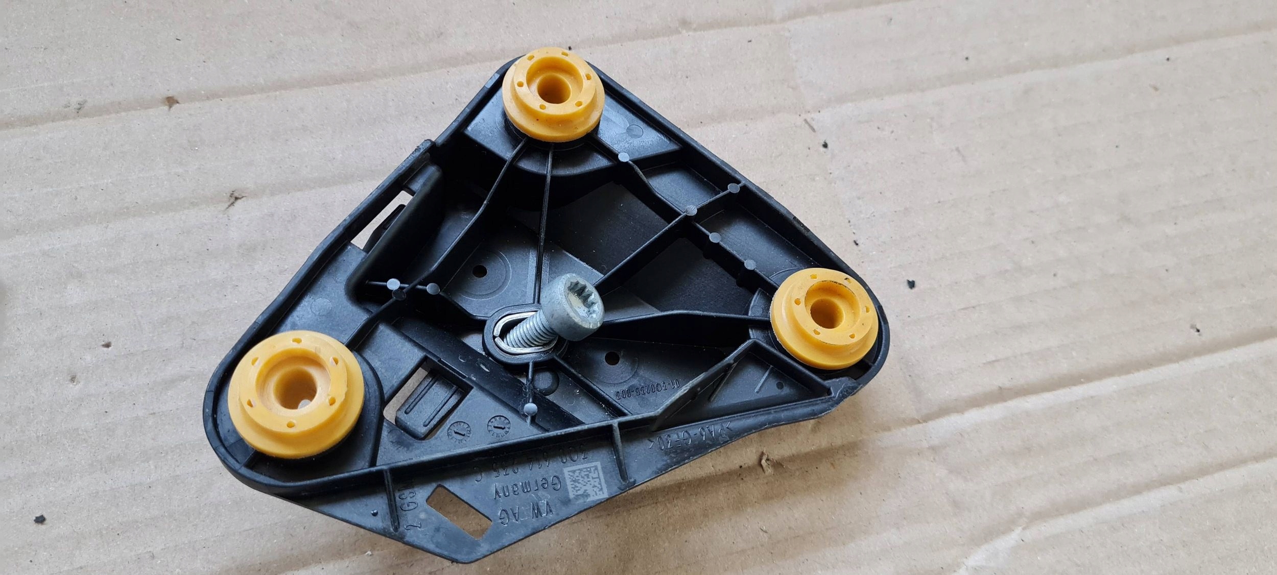 S3 8Y A3 LIFT bracket holder POMPY console ABS 3Q0614235C