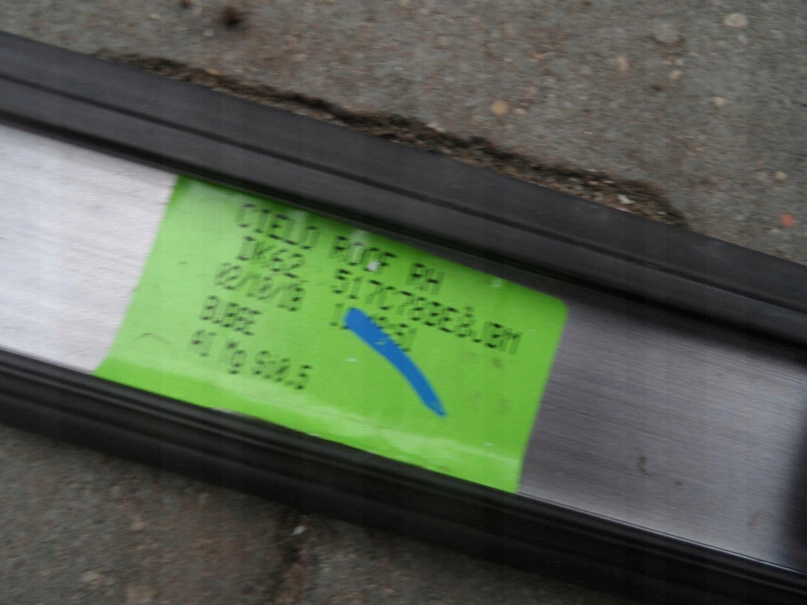 LISTWA DACHOWA PRAWA LAND ROVER RANGE ROVER SPORT Version European