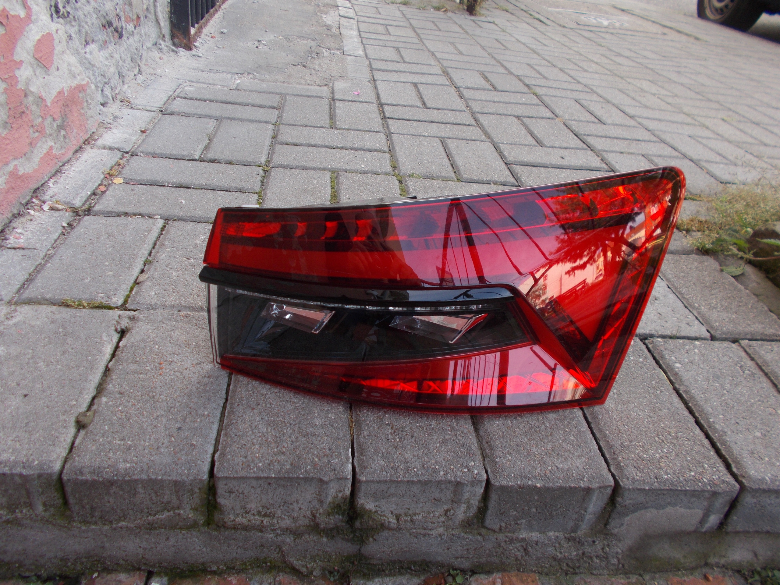 SKODA SUPERB III 3 LIFT 19- KOMBI LAMPA TYLNA LED ORYGINAŁ