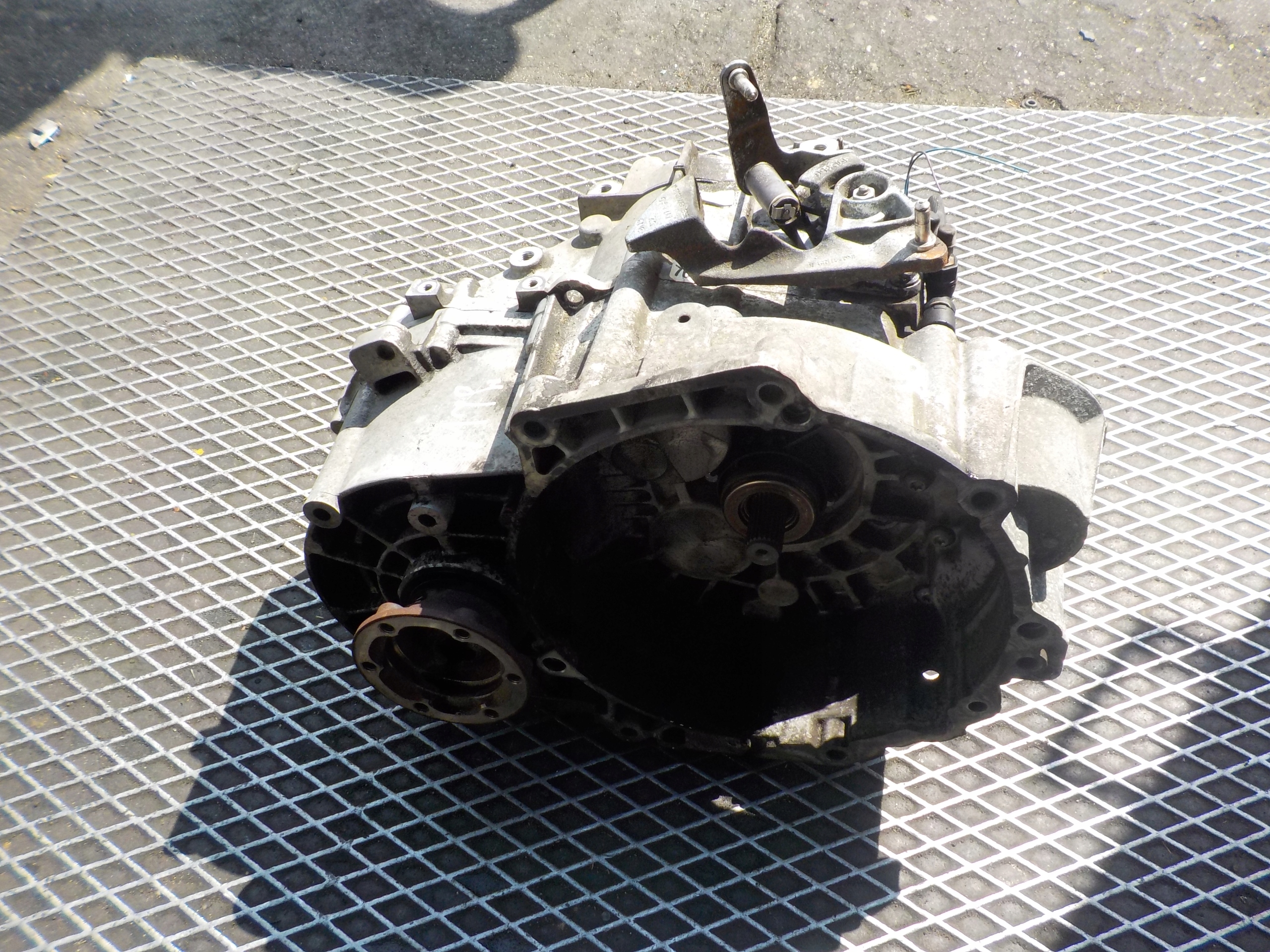 VOLKSWAGEN GOLF V 2.0 TFSI getriebe JLW