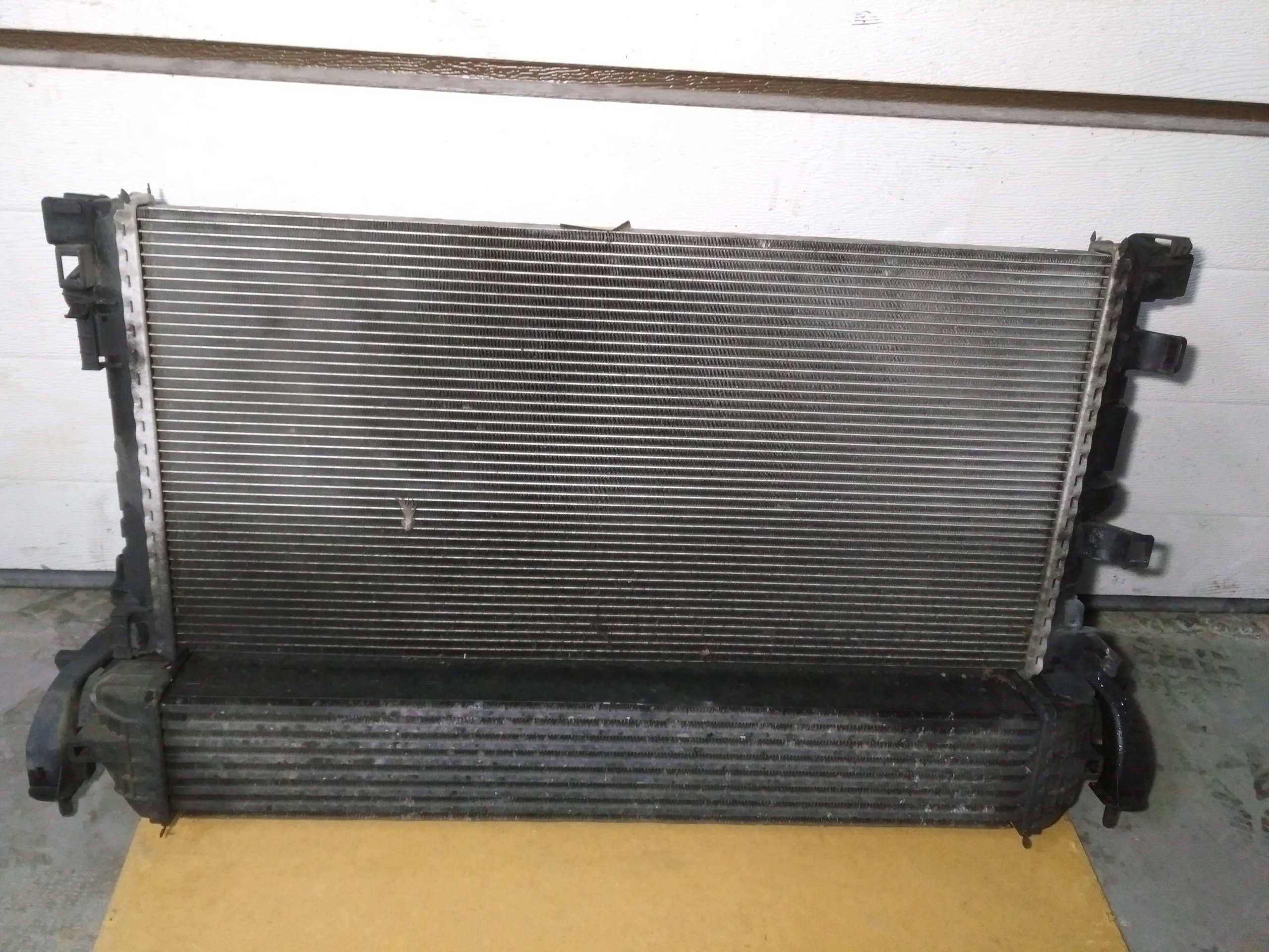 Laguna 3 III 2.0 dci chłodnica Intercooler wentyla