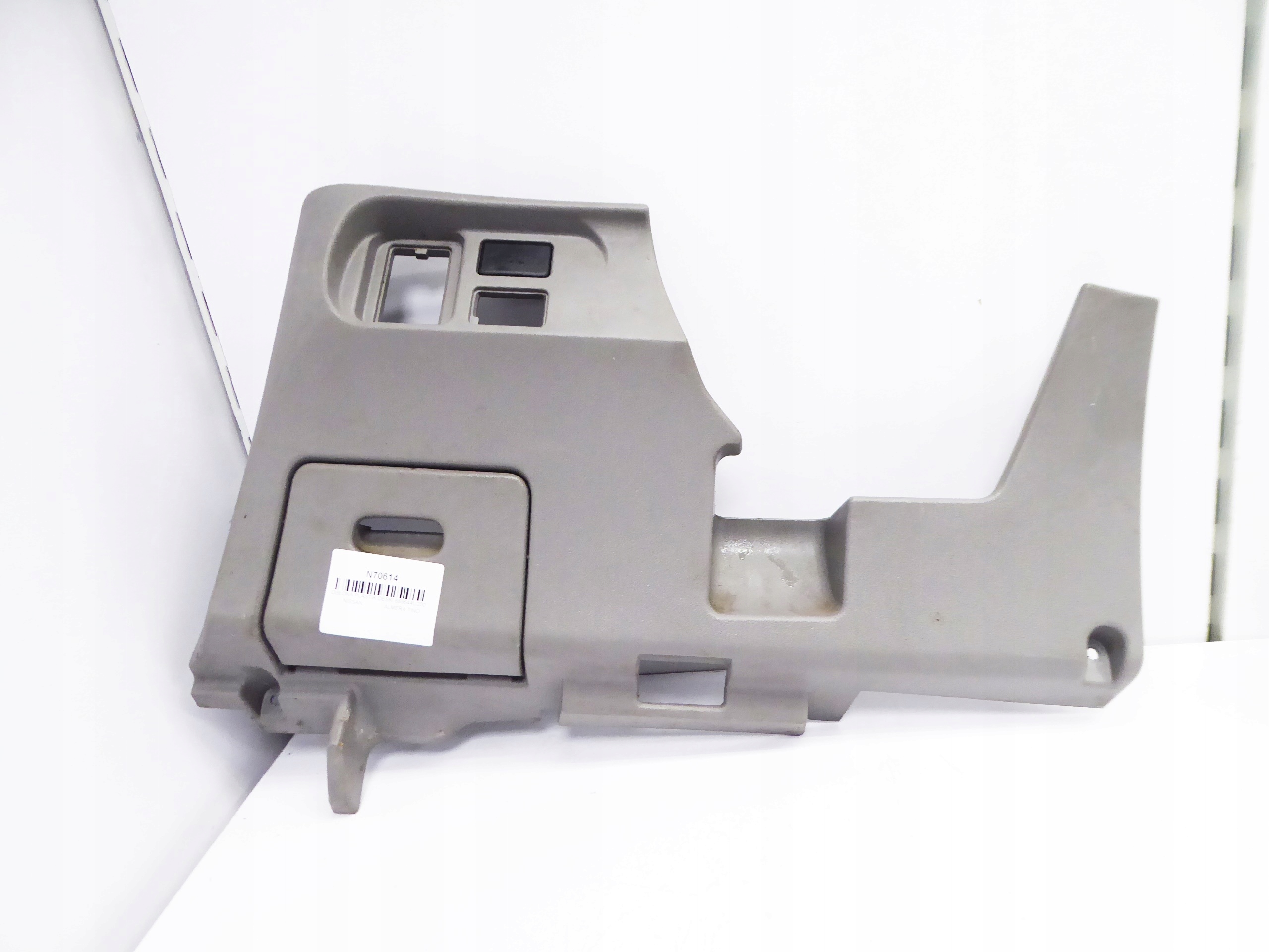 ALMERA TINO OSŁONA OBUDOWA KONSOLI 689644U200