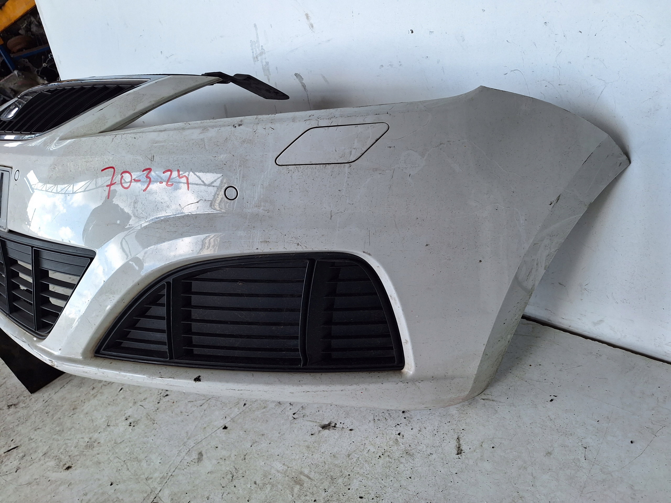 SEAT ALHAMBRA 7N 10-15 bumper + PDC + XENON