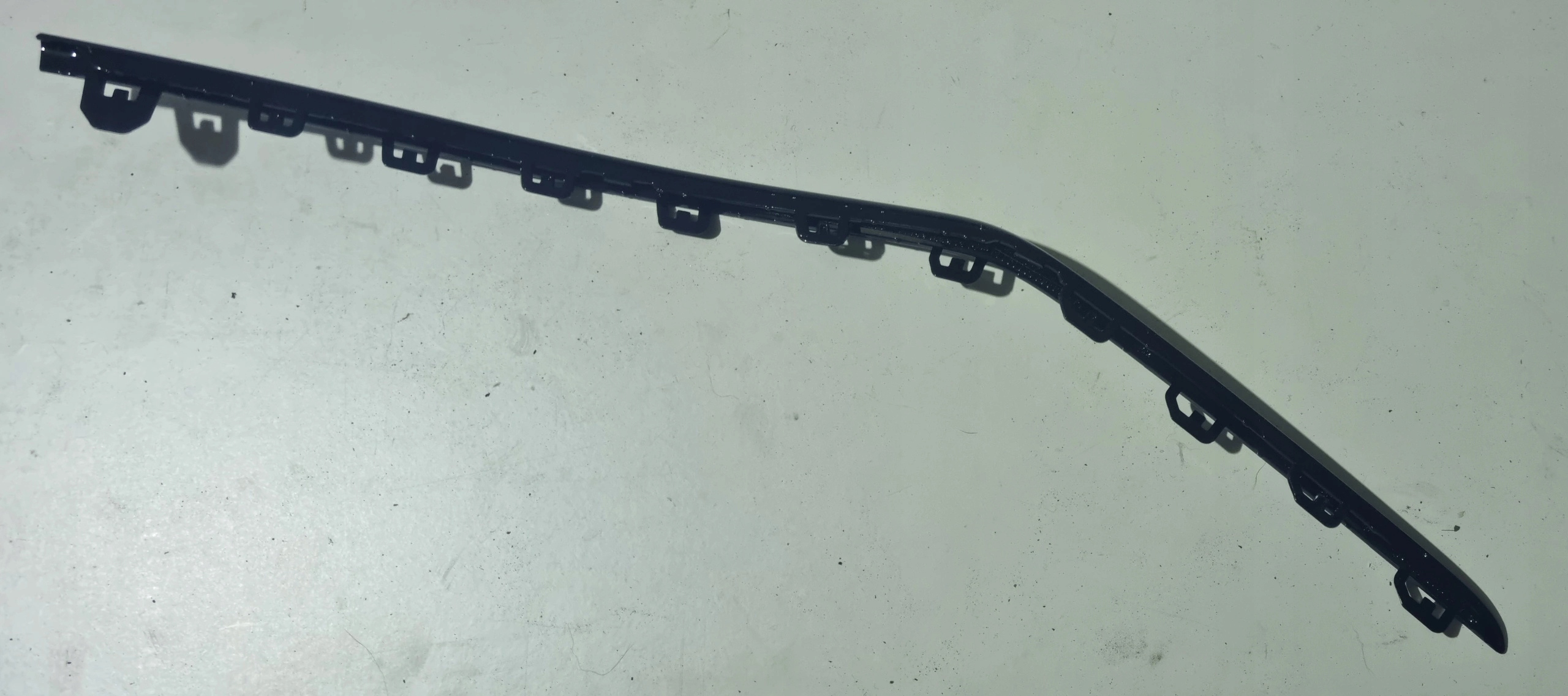 lišta nárazníku předního levý předek MERCEDES EQB W243