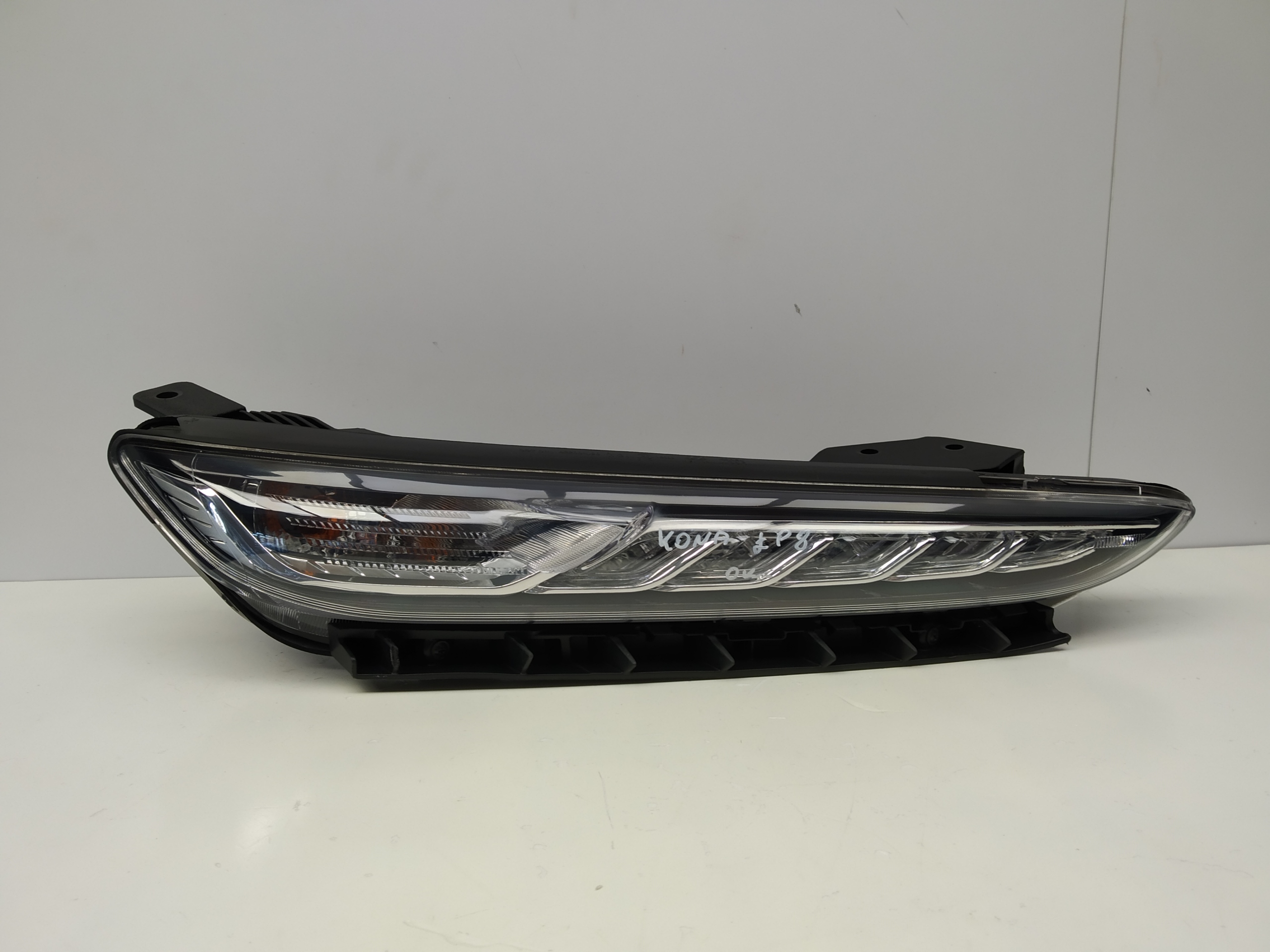 Hyundai Kona reflektor DRL light right daytime indicator OM 92208-J9000