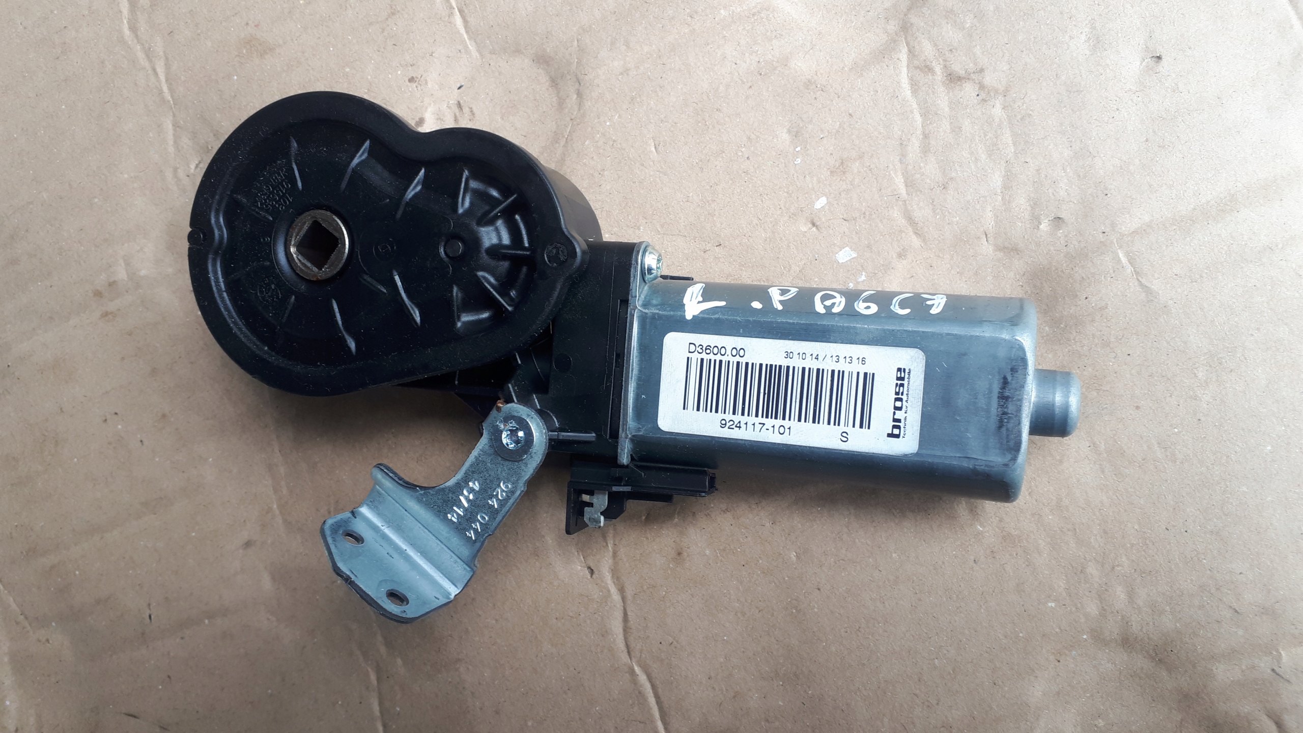 A6 C7 SILNICZEK REGULACJI FOTELA D3600 00 A7