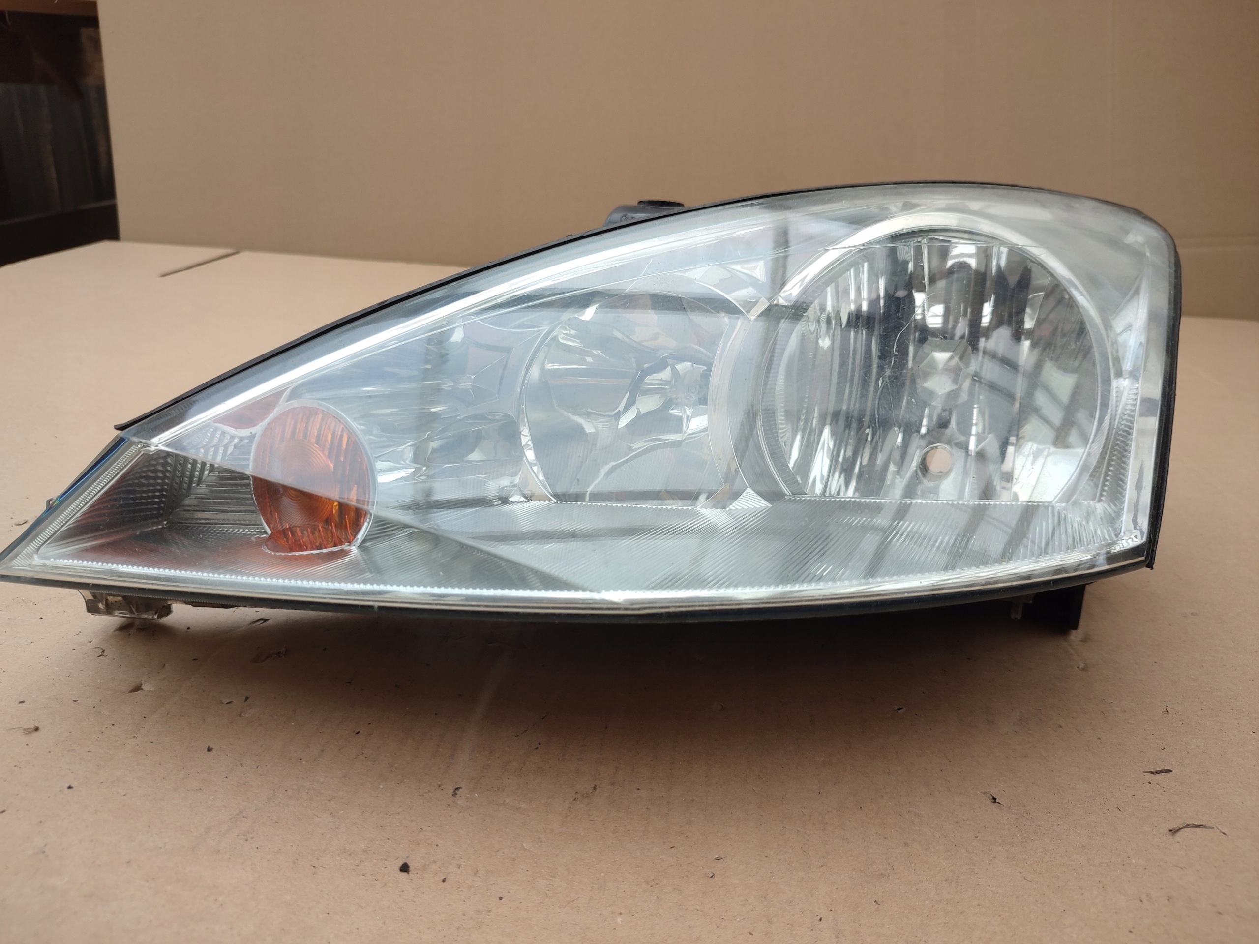 REFLEKTOR left light front EU FORD FOCUS MK1 LIFT 2M51-13W030-BD