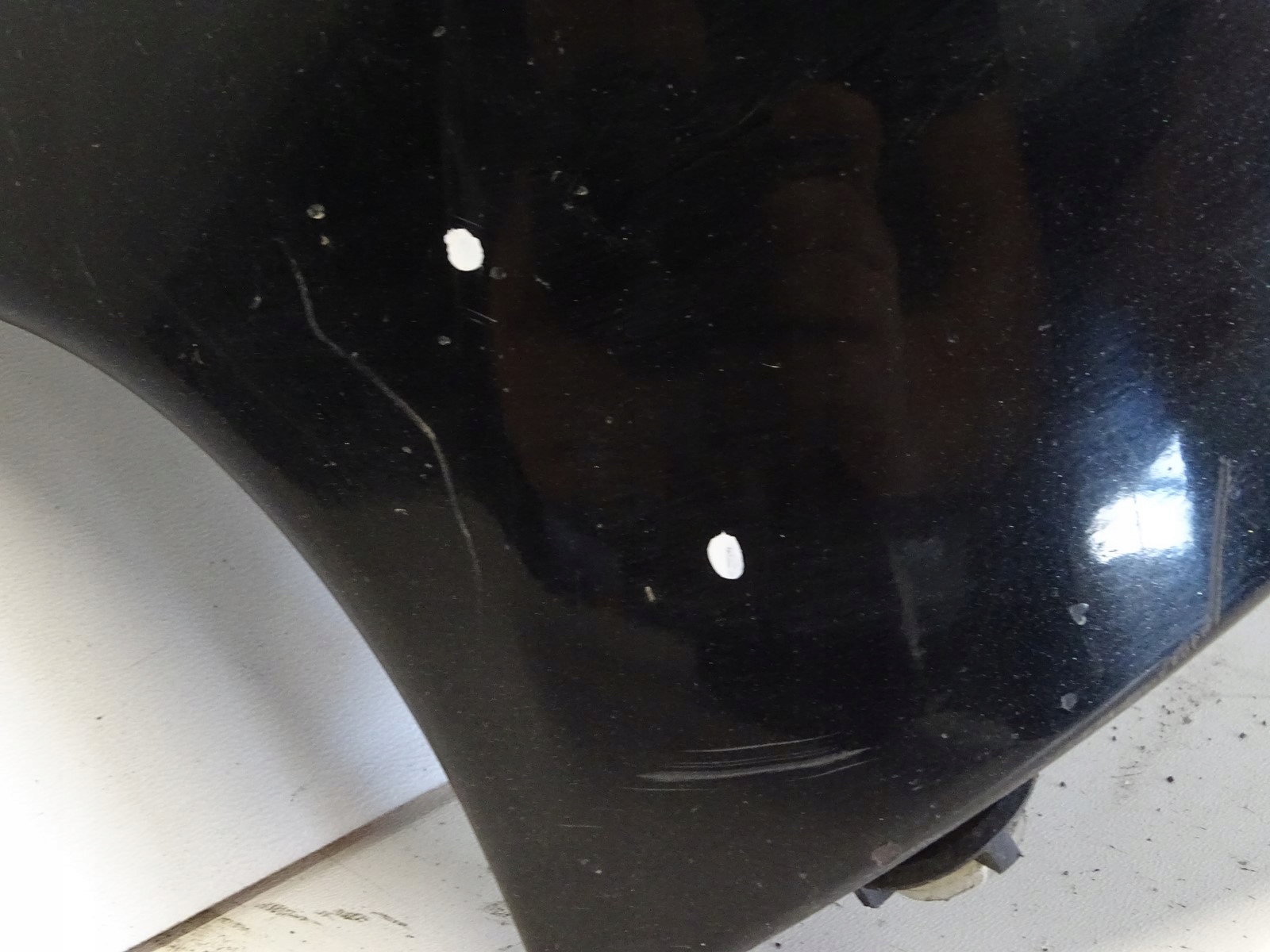 fender left front front CHRYSLER 300C and black PXR