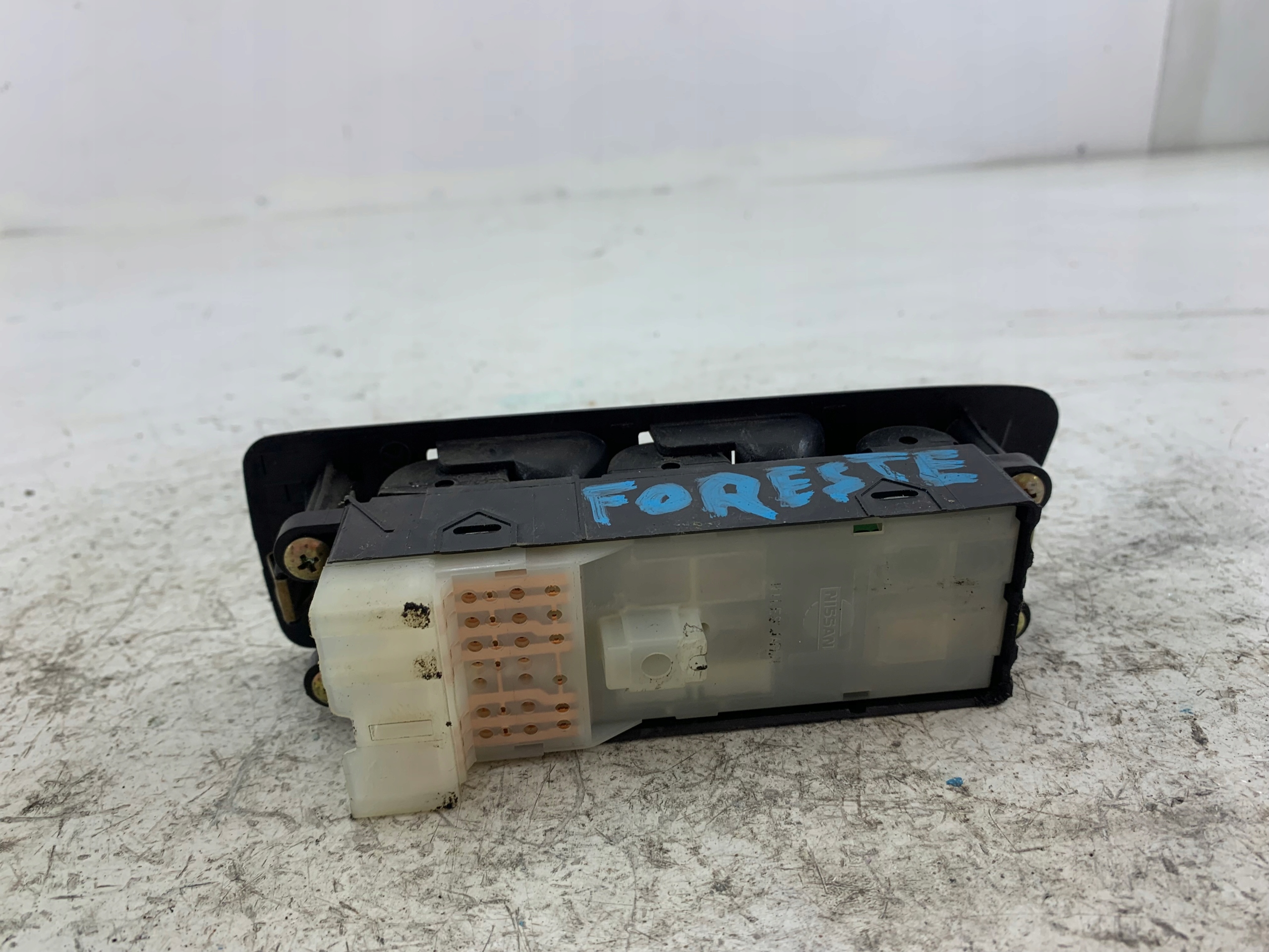 SUBARU FORESTER a PANEL okna ľavý predok