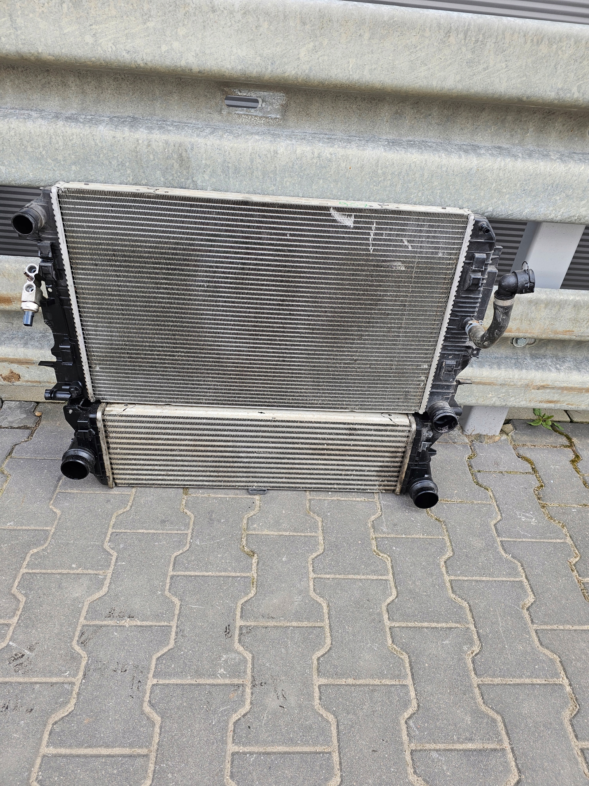 KOMPLET radiatore MERCEDES-BENZ SPRINTER 907 910 W910 W907 319CDI