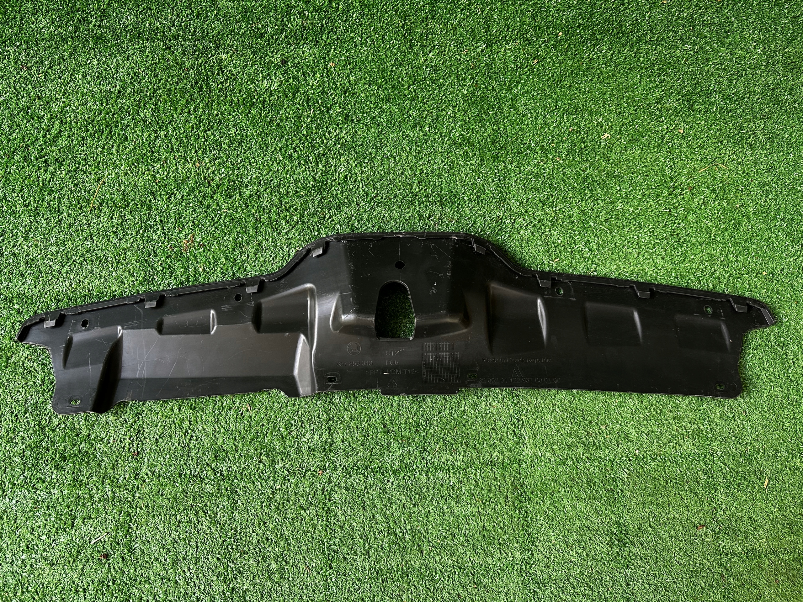 Skoda Scala cover supports upper