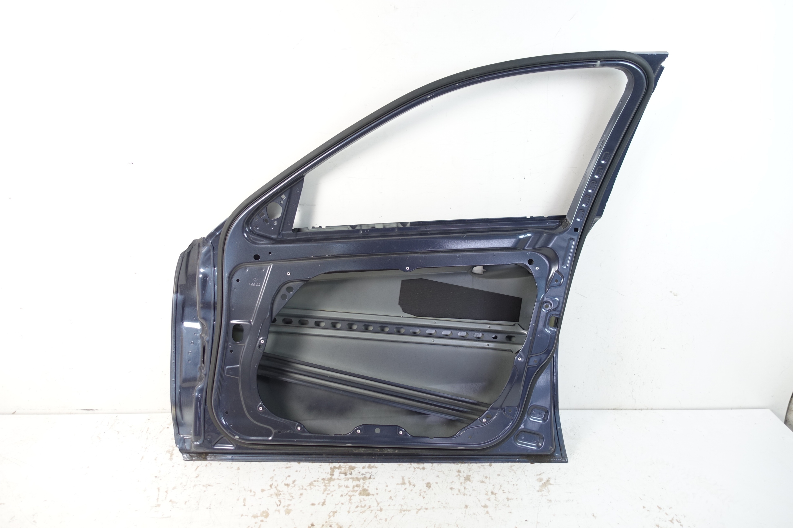 MERCEDES E-KLASA W212 2009-door front right front A2127220200