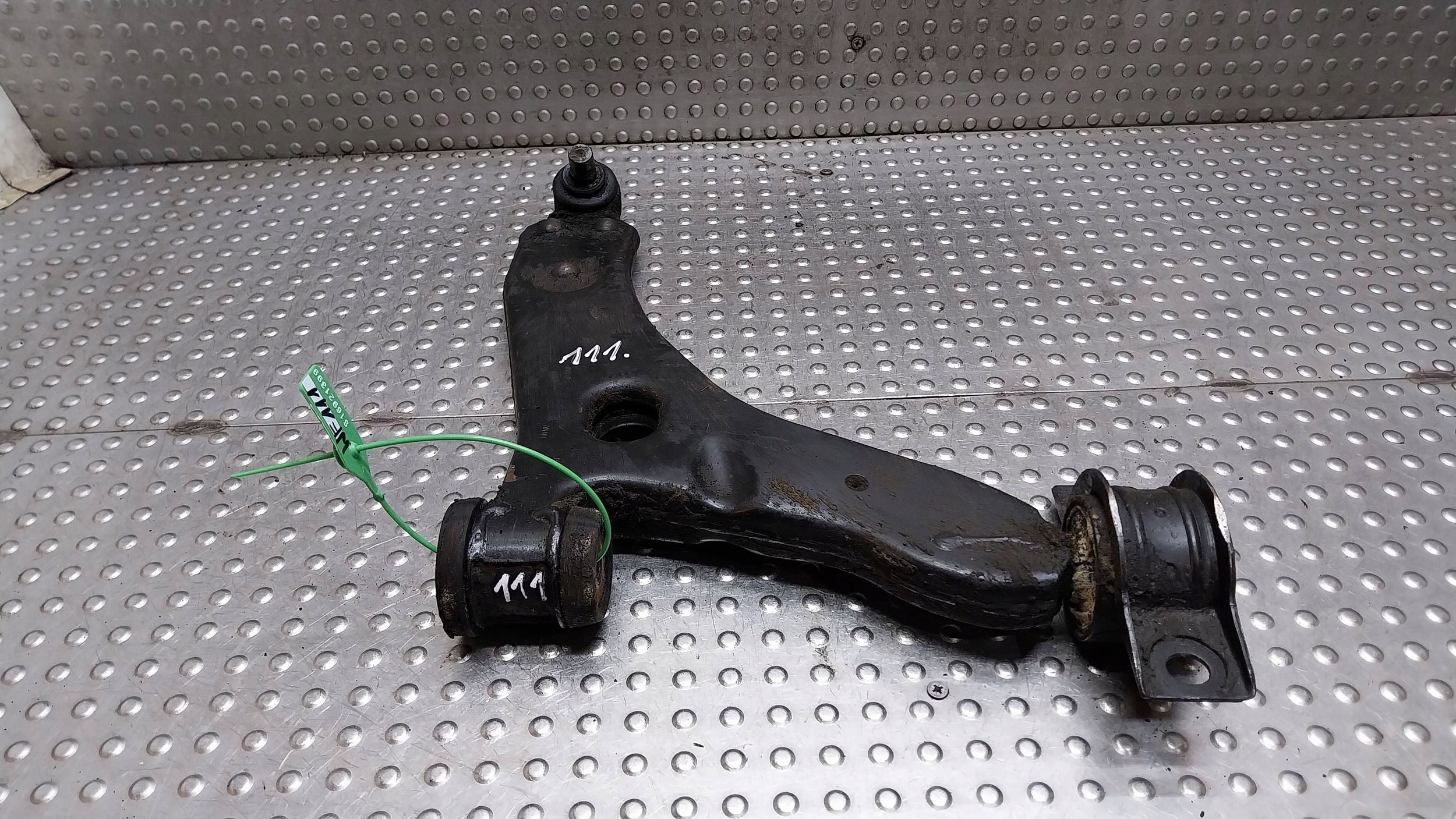 arm right front 98AG-3042-AK FORD FOCUS MK1