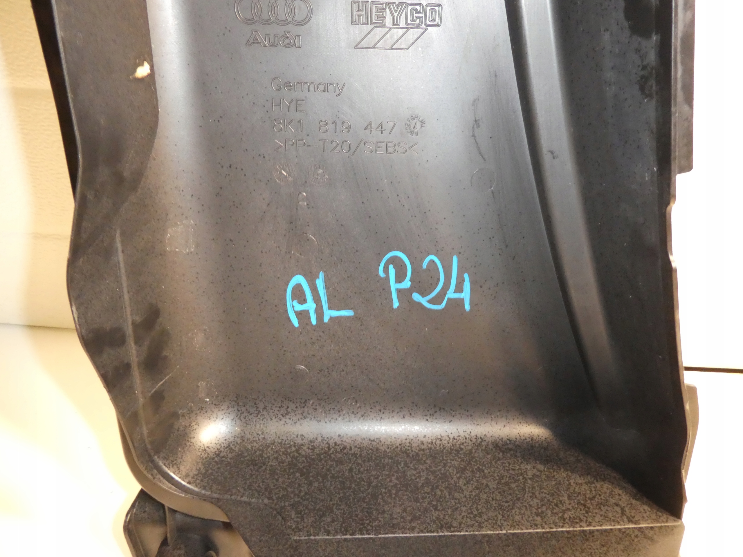 AUDI A4 A5 8T torpedo 8K1819447