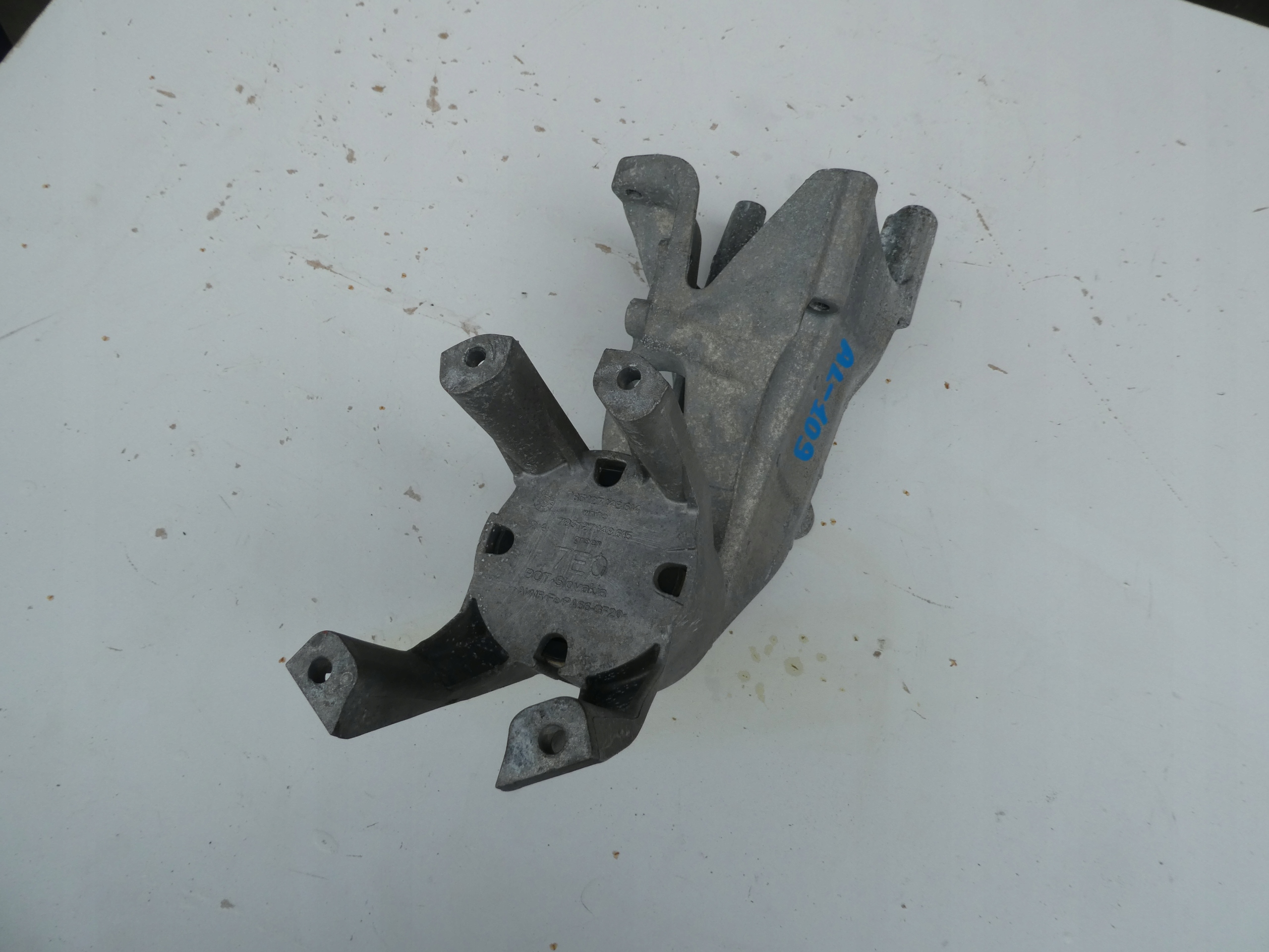 VW T6 2.0 TDI holder engine mount 7E0199370L