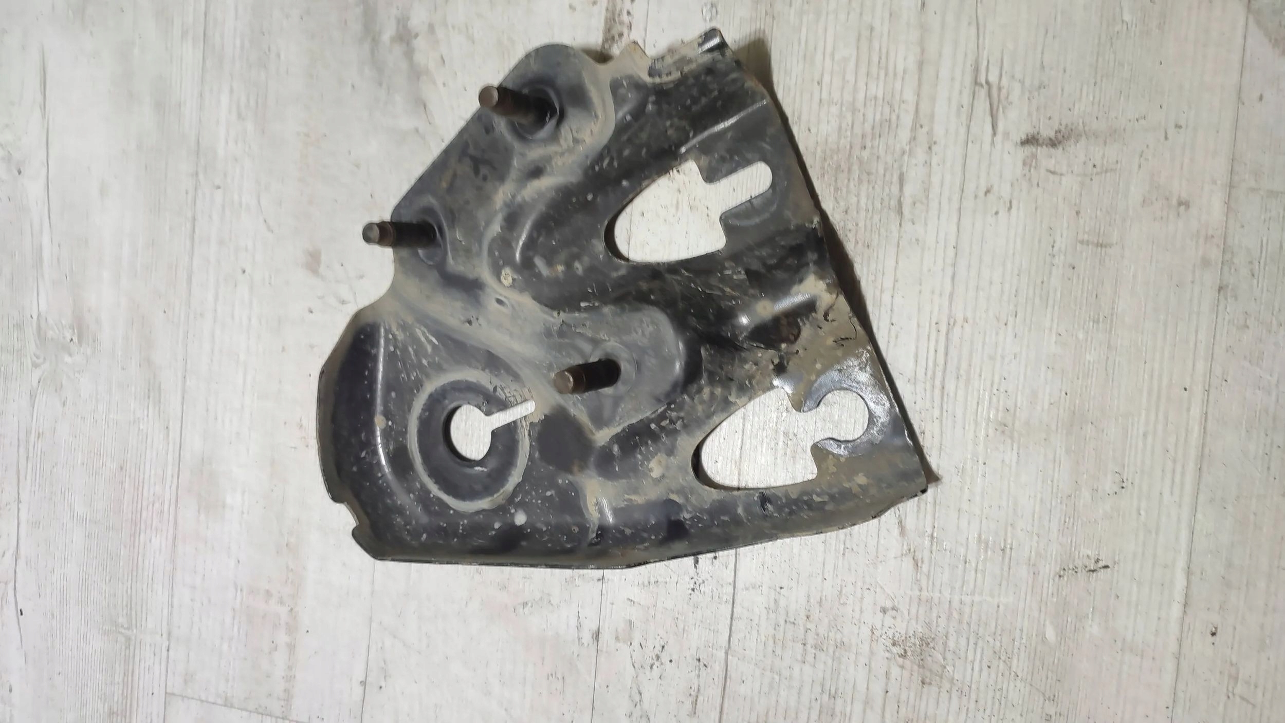 Ford Mondeo MK5 16r 2.0TDCi front side right console springing