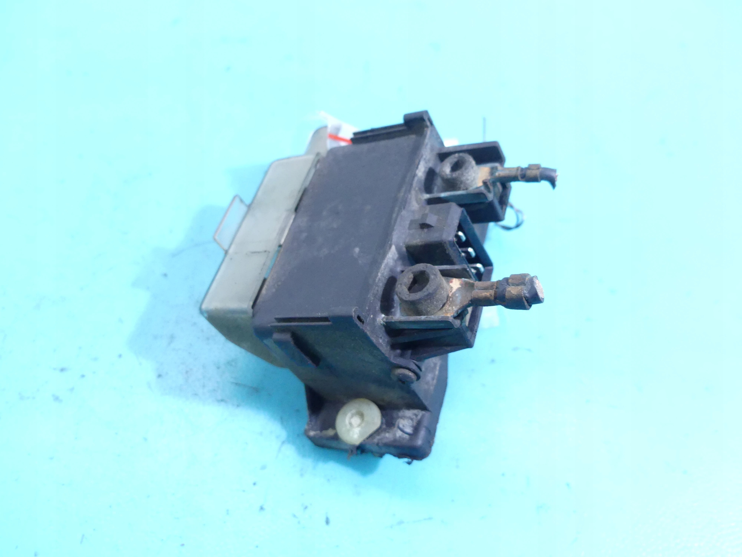 PRZEKAŹNIK ŚWIEC ŻAROWYCH VW GOLF III 191911261B