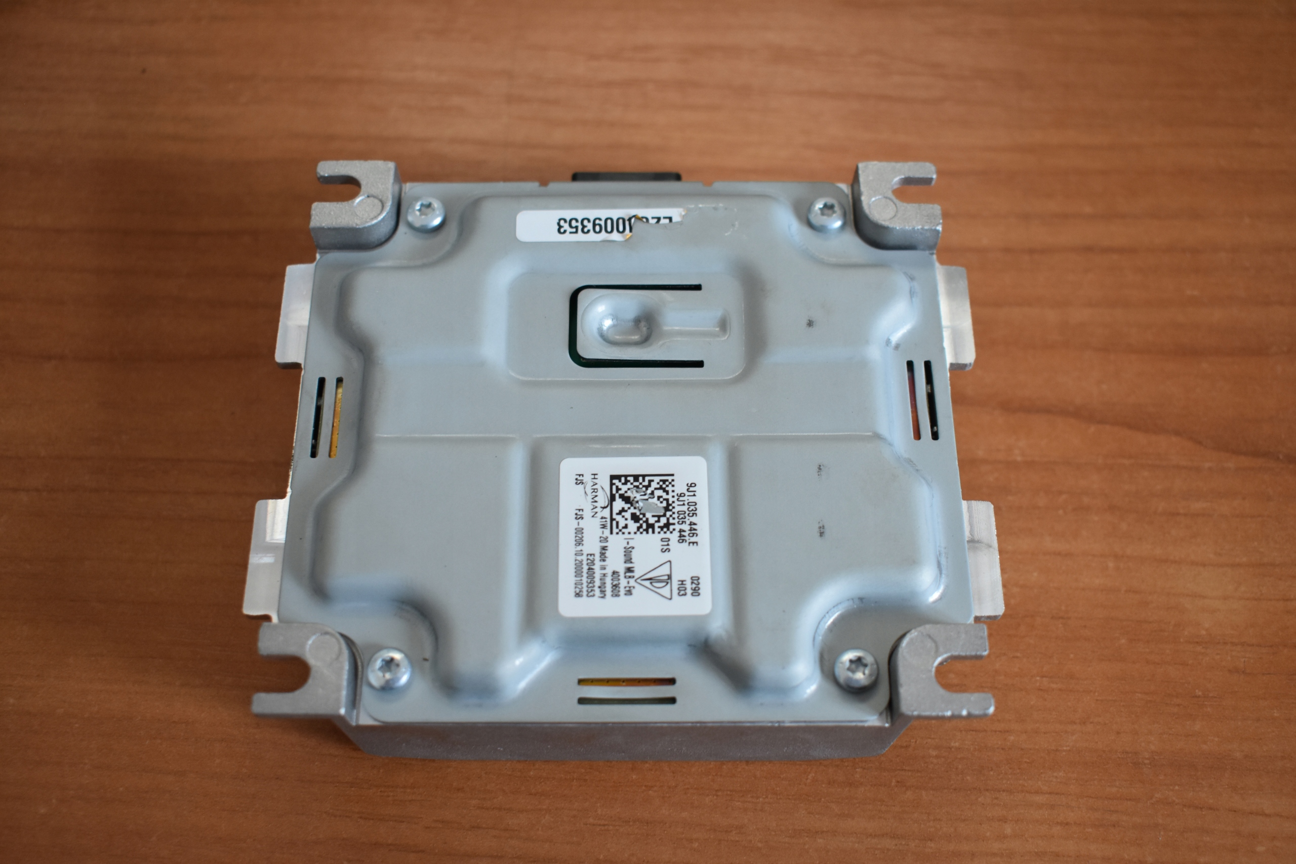 IDEALNY modulo GENERATOR DZWIEKU PORSCHE AUDI 1