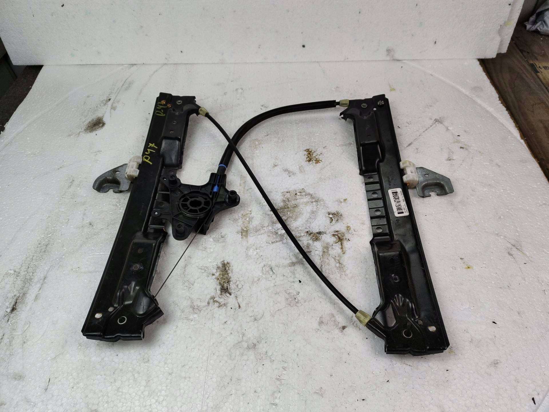 window regulator electrical rear part left side Chrysler Town and Country 5