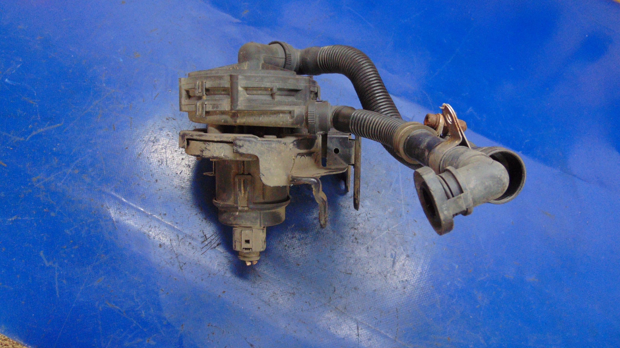 water pump 2.3 V5 VW BORA 97-05 ROK