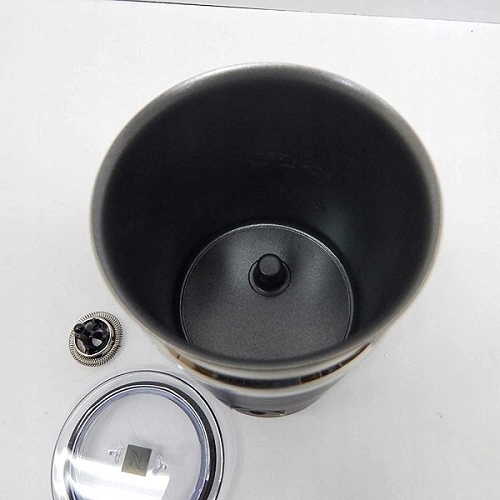 NESPRESSO Aeroccino 3 Elektryczny Spieniacz Do Mleka 120ml Czarny — miniatura 13