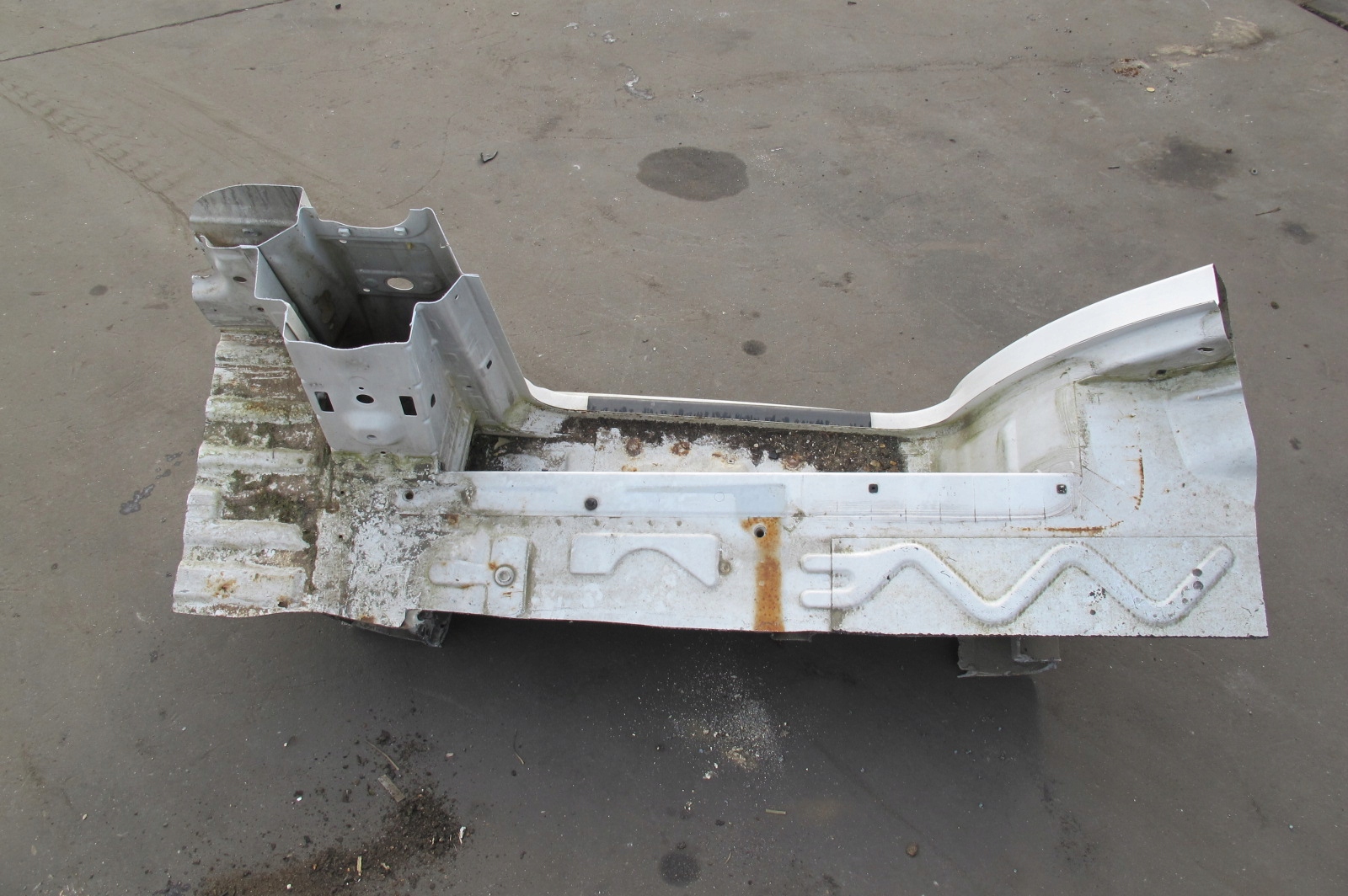VW VOLKSWAGEN CRAFTER and 2E threshold pillar left front quarter