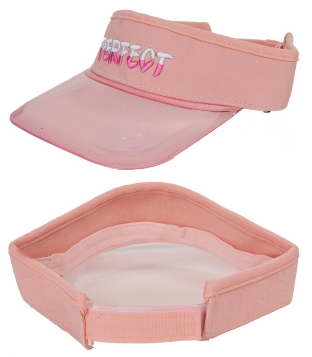 STYLOWY LEKKI DASZEK REGULOWANY PRZECIWSŁONECZNY Z NAPISEM PERFECT RÓŻOWY