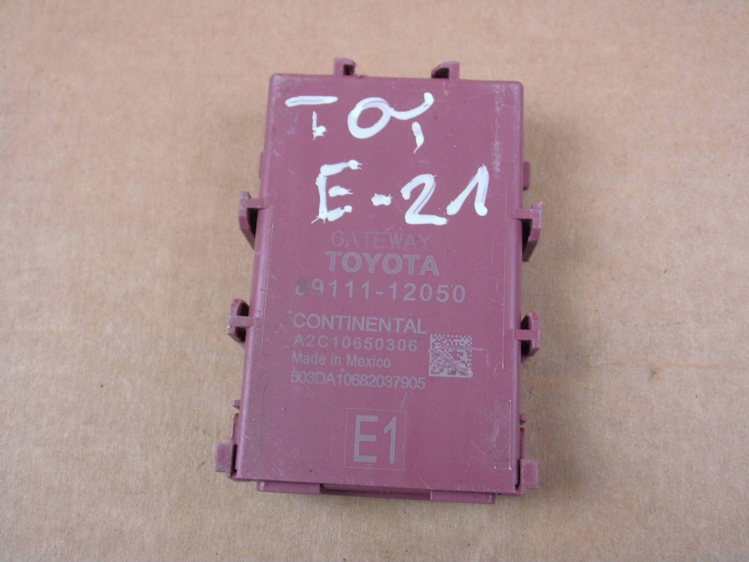 Toyota Corolla E21 module computer control unit GATEWAY 89111-12050