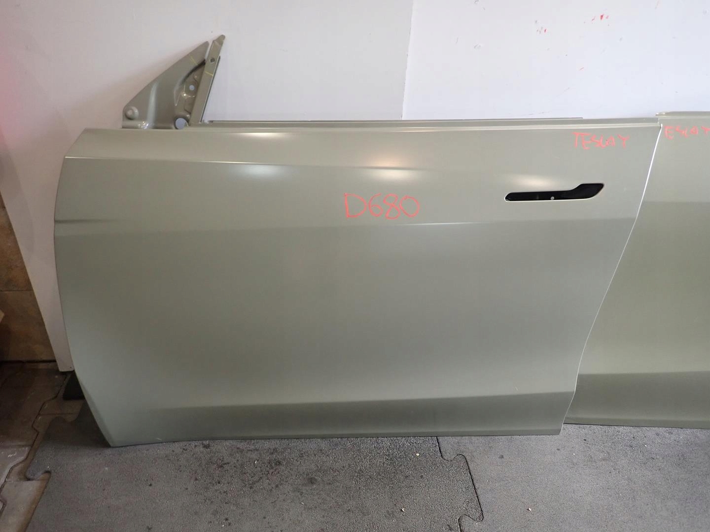 door front front left TESLA Y 2020- new original