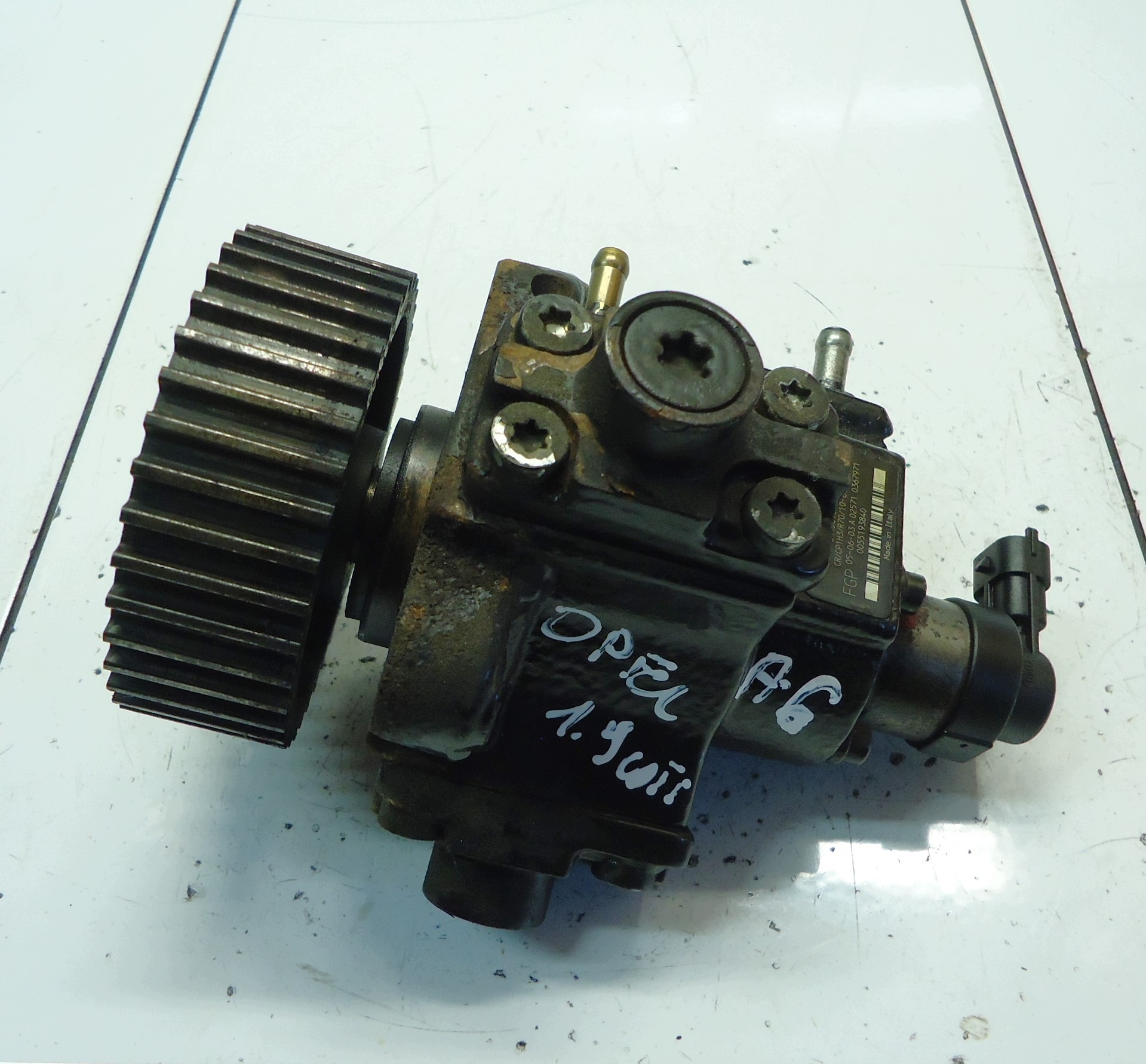 OPEL VECTRA 1.9 CDTI Z19DTH Einspritzpumpe 0445010128