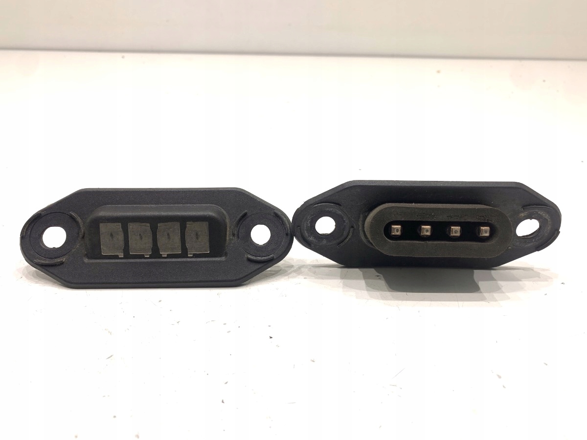 STYCZNIK DRZWI PRZESUWNYCH PRAWY FORD TRANSIT COURIER ET76-14A658-CB