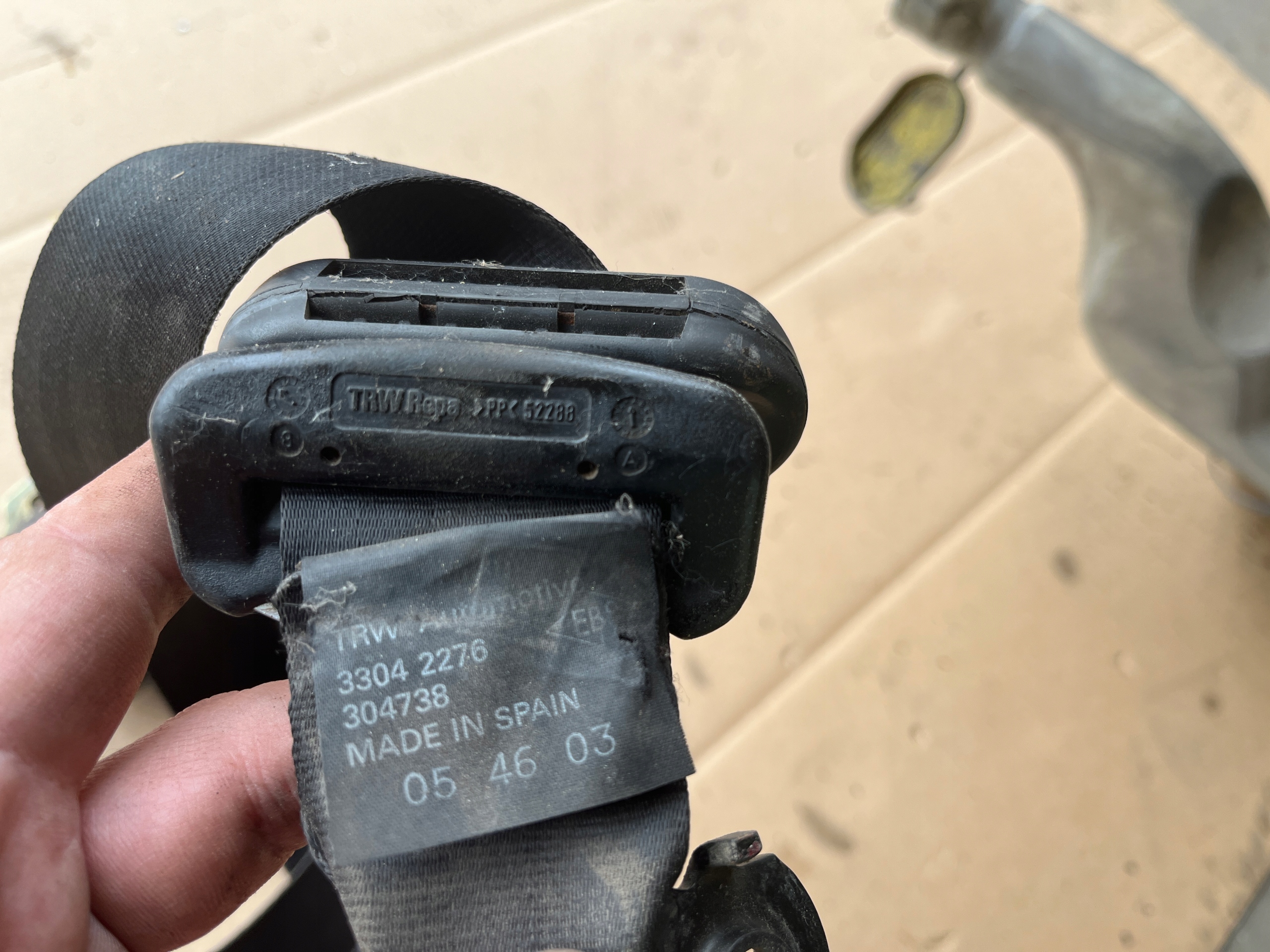 ремень безопасности передний renault MASTER II 2003-2010 33042276