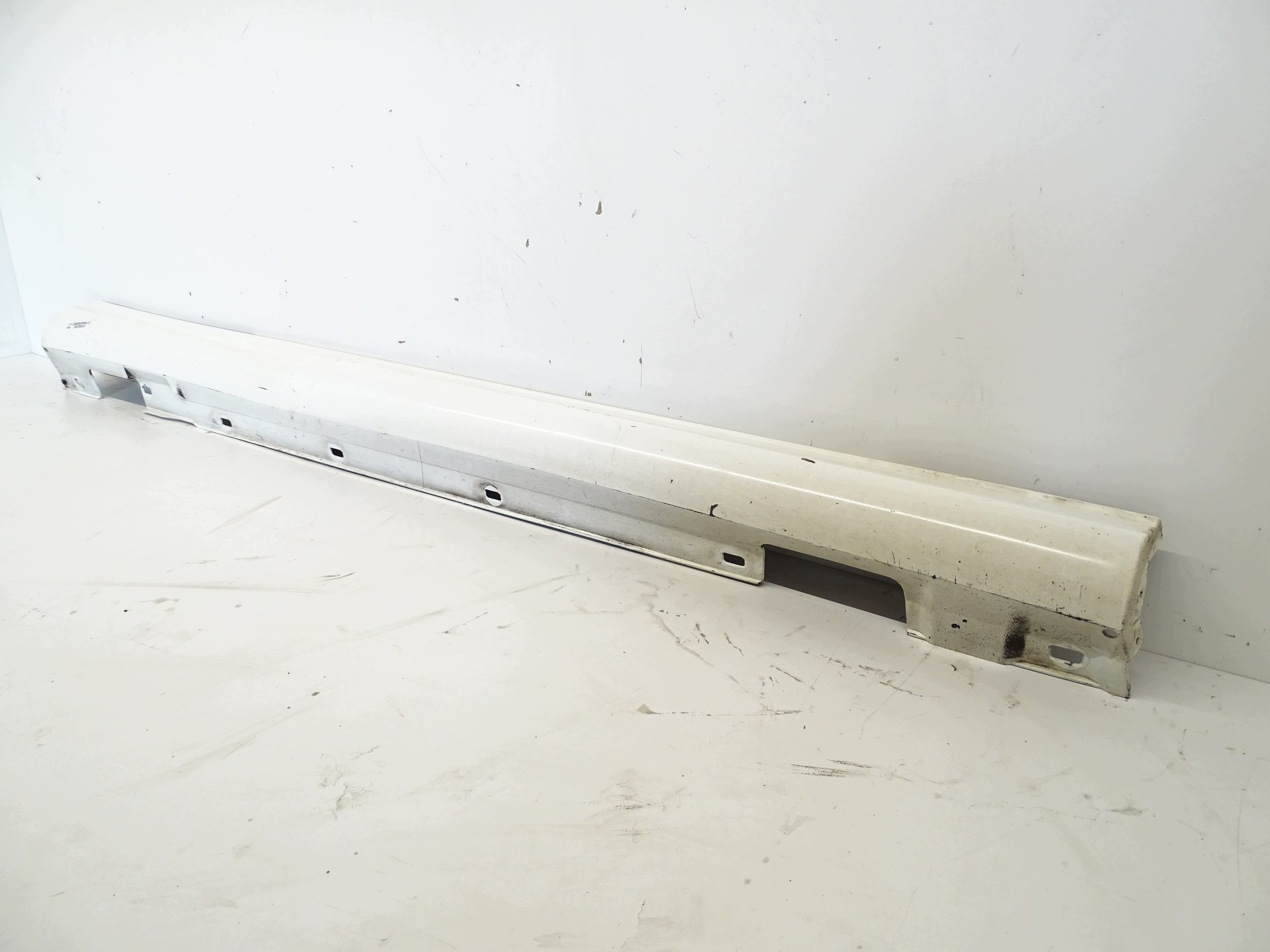 moulding threshold cap right MERCEDES C W204 COUPE AMG A2046902640
