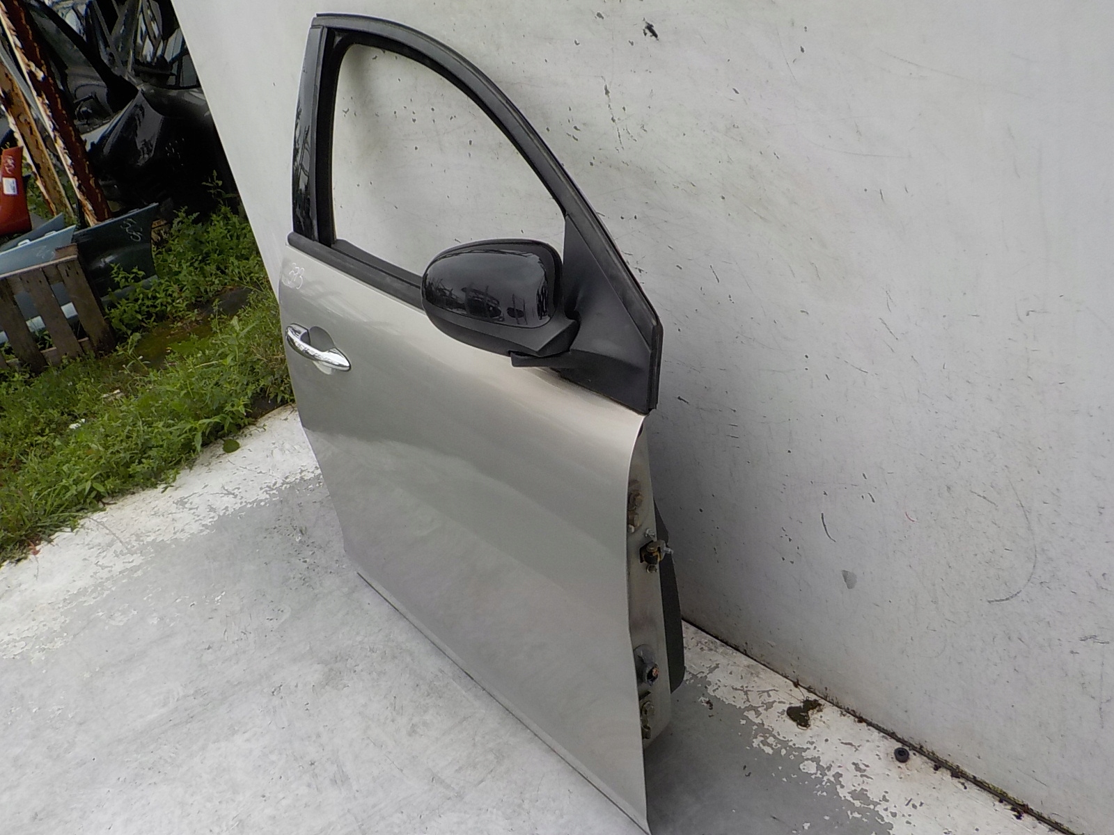 373 CHRYSLER YPSILON door right front front