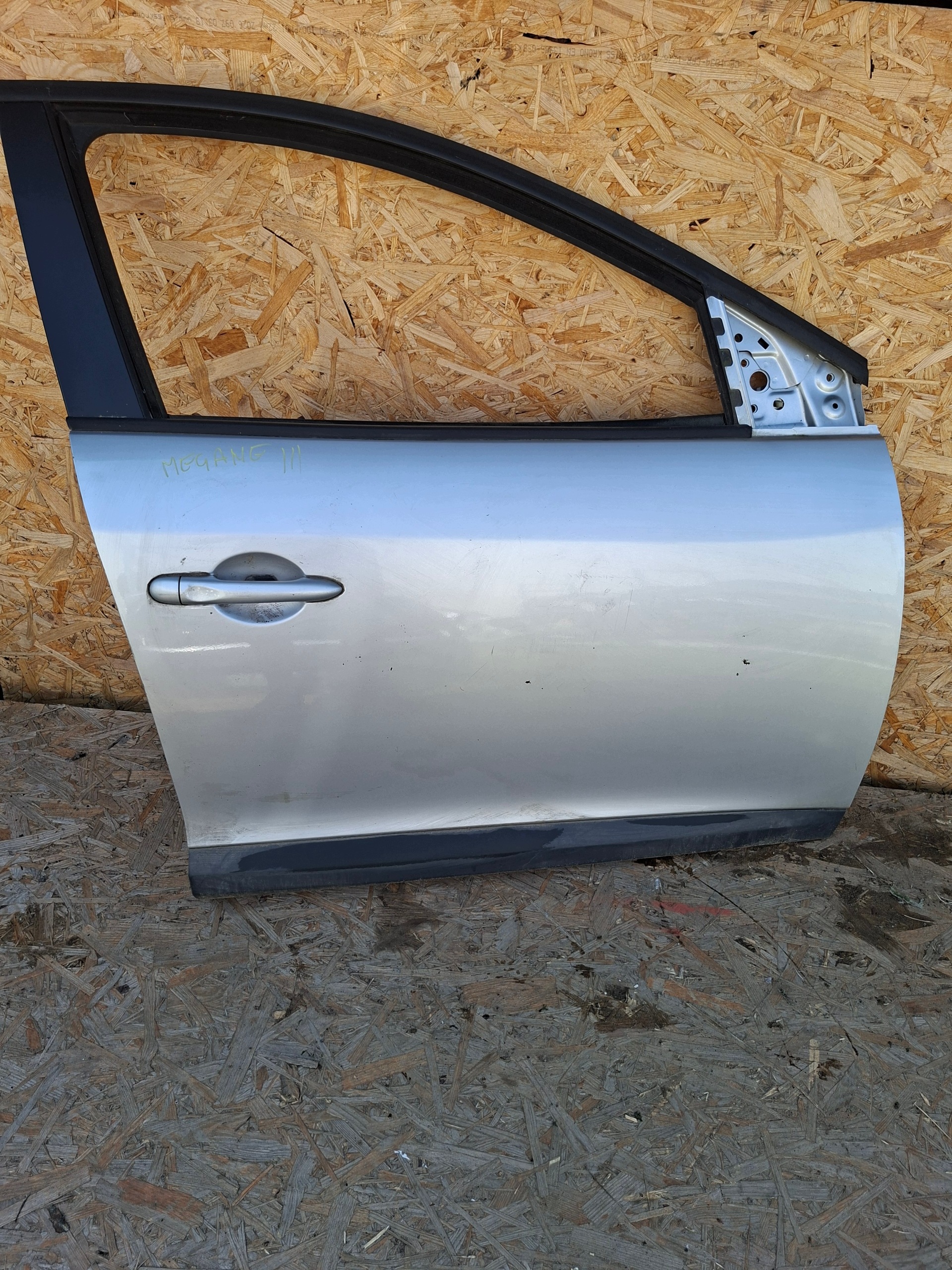 door right front RENAULT MEGANE III -08