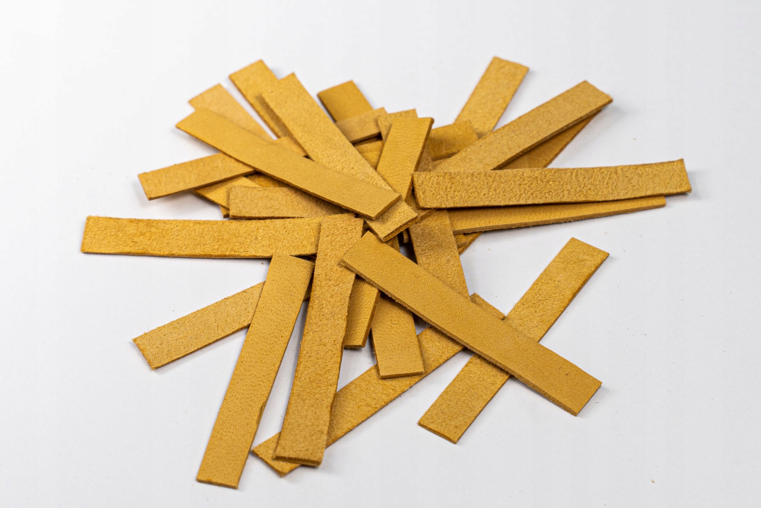 Zaworki SKÓRZANE do akordeonu 47mm/7mm 25szt. Model zaws47/7