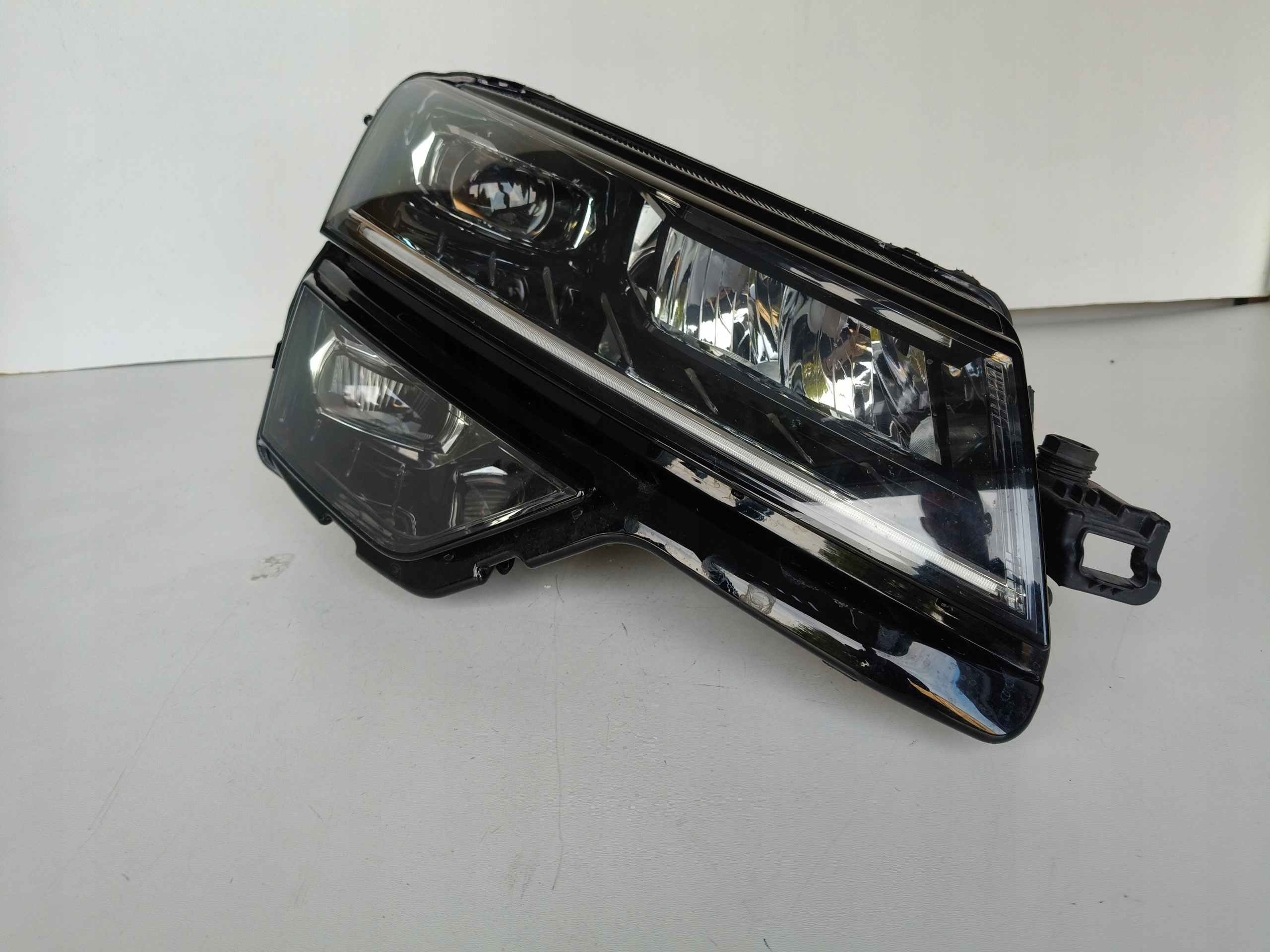 light right REFLEKTOR SKODA KAROQ 57A 17- FULL LED