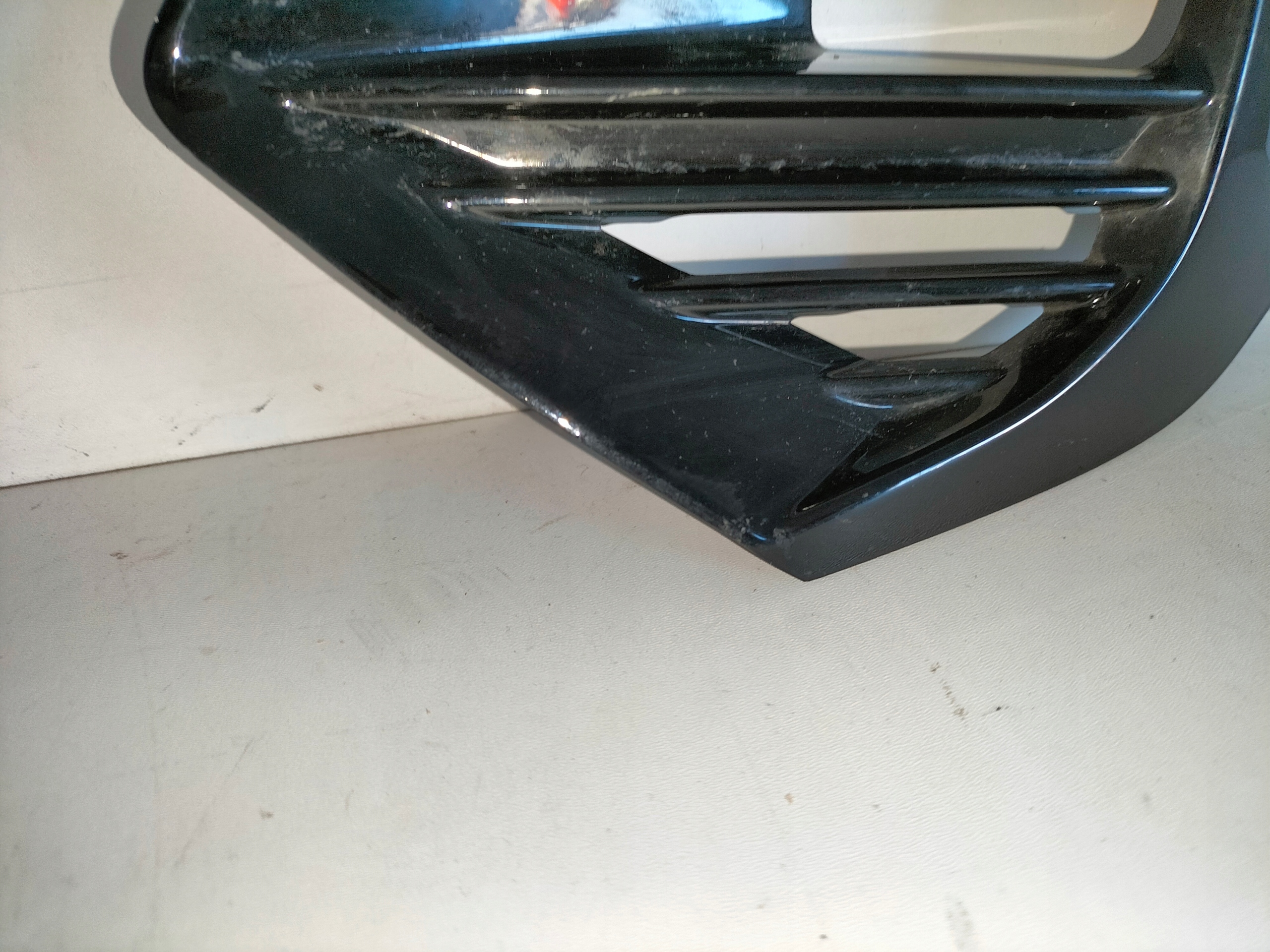 grille grid of a bumper front left PEUGEOT 2008 II 19