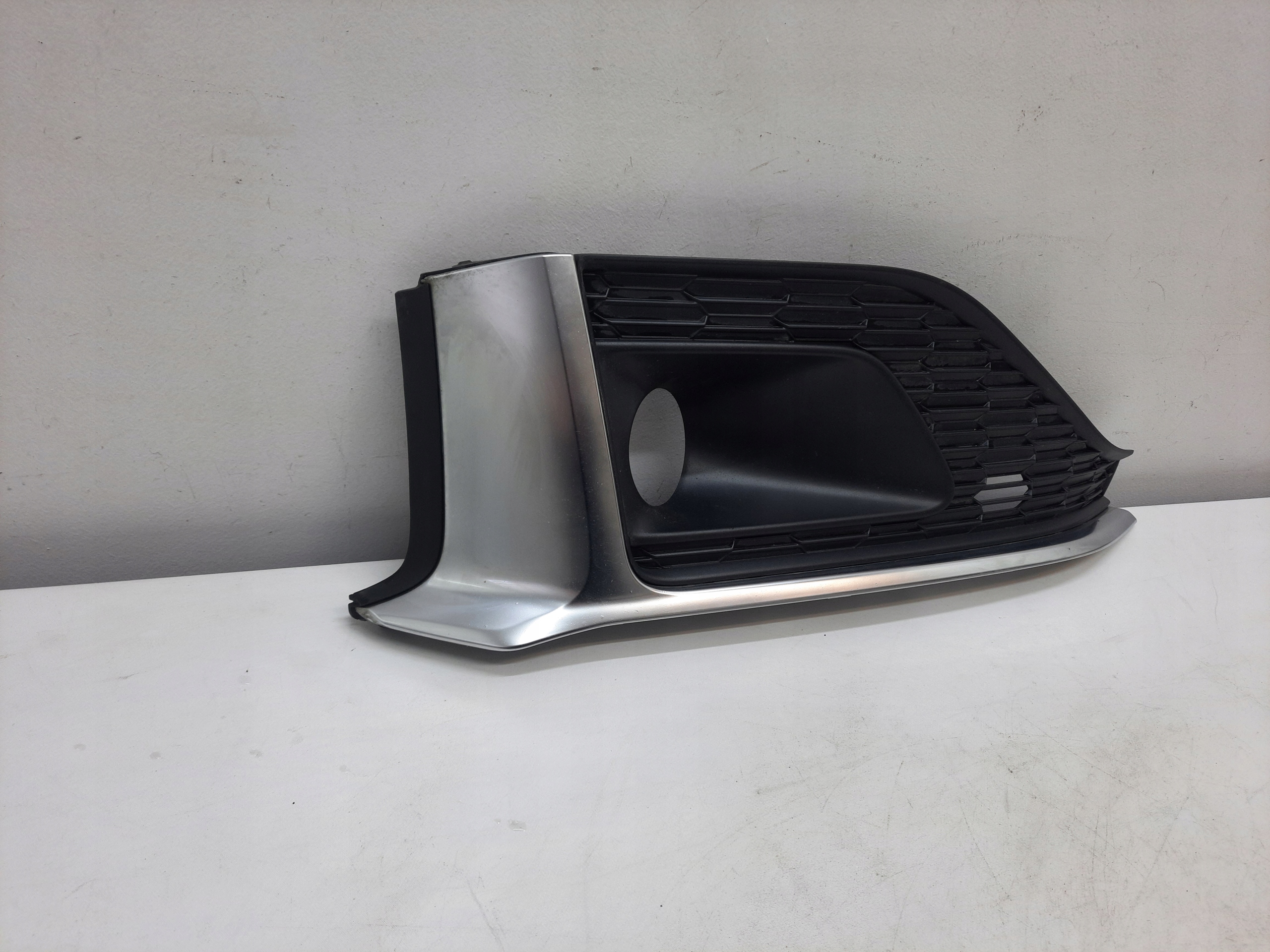 AUDI A5 2 II 8W6 LIFT 19- grid of a bumper right front original