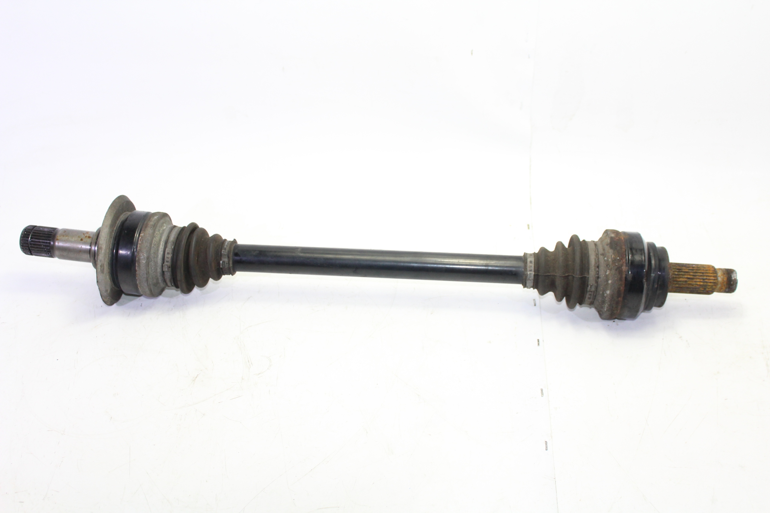 BMW F10 F11 3.0 D полуось задний левый 7581017