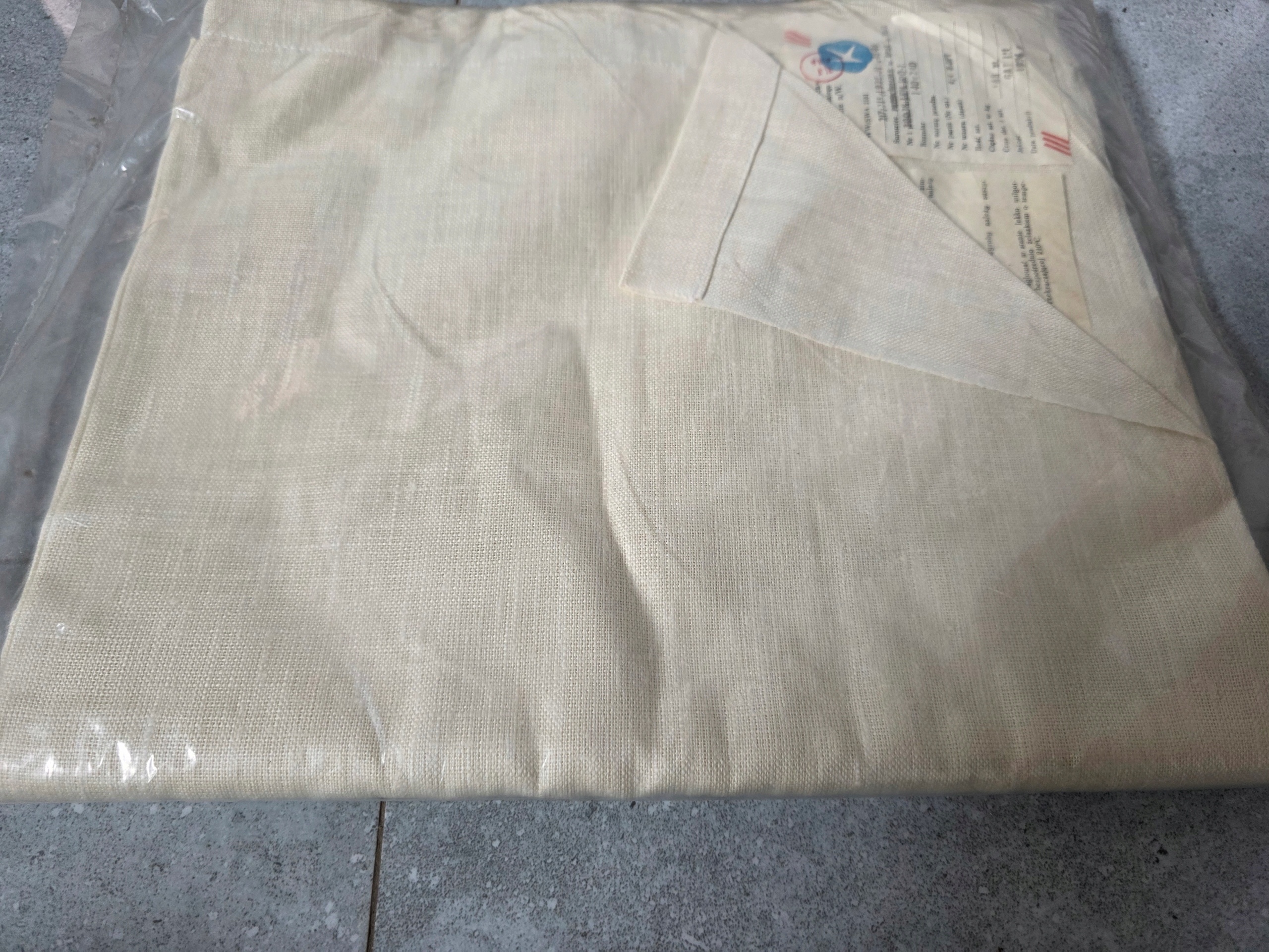 Nieużywane prześcieradło len