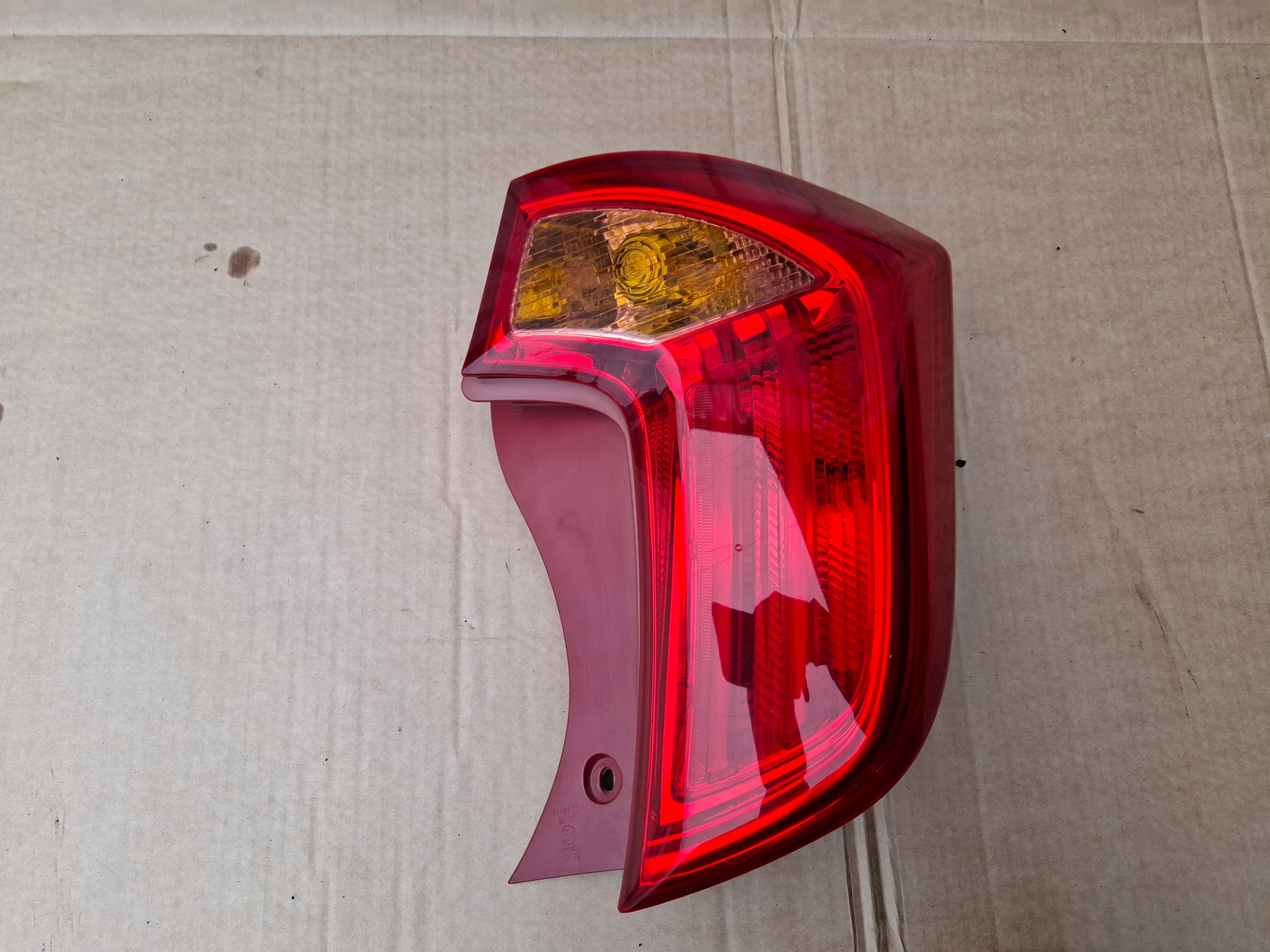 KIA PICANTO II light rear part right rear 92402-1Y0